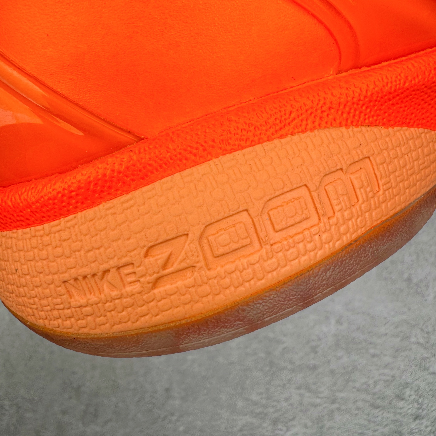 图片[18]-＃BS纯原 NK Zoom Kobe 6 Protro 科比六代 橙银色 IH1871-800 圈内顶级批次 完美复刻公司货 前掌超大Zoom Turbo气垫 后掌EVA缓震 真正的原汁原味 还原ZP脚感 全身鞋材卡料色独家定制 唯一正确喷漆工艺Swoosh 正确凹凸蛇鳞工艺 正确鞋面渐变效果 内全置真动飞态线 独立原厂模具 最大尺码达到48.5码 首批不拼图大几率过验 亲测已过 支持各种高强度实战 无需担心 上脚价 补货周期极长 脚宽建议买大半码 科比系列前掌偏窄 不影响二次销售 支持七天无理由退换 尺码：40 40.5 41 42 42.5 43 44 44.5 45 45.5 46 47.5 48.5-选品中心