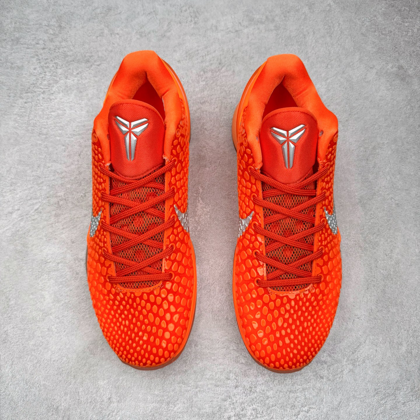 图片[2]-＃BS纯原 NK Zoom Kobe 6 Protro 科比六代 橙银色 IH1871-800 圈内顶级批次 完美复刻公司货 前掌超大Zoom Turbo气垫 后掌EVA缓震 真正的原汁原味 还原ZP脚感 全身鞋材卡料色独家定制 唯一正确喷漆工艺Swoosh 正确凹凸蛇鳞工艺 正确鞋面渐变效果 内全置真动飞态线 独立原厂模具 最大尺码达到48.5码 首批不拼图大几率过验 亲测已过 支持各种高强度实战 无需担心 上脚价 补货周期极长 脚宽建议买大半码 科比系列前掌偏窄 不影响二次销售 支持七天无理由退换 尺码：40 40.5 41 42 42.5 43 44 44.5 45 45.5 46 47.5 48.5-选品中心