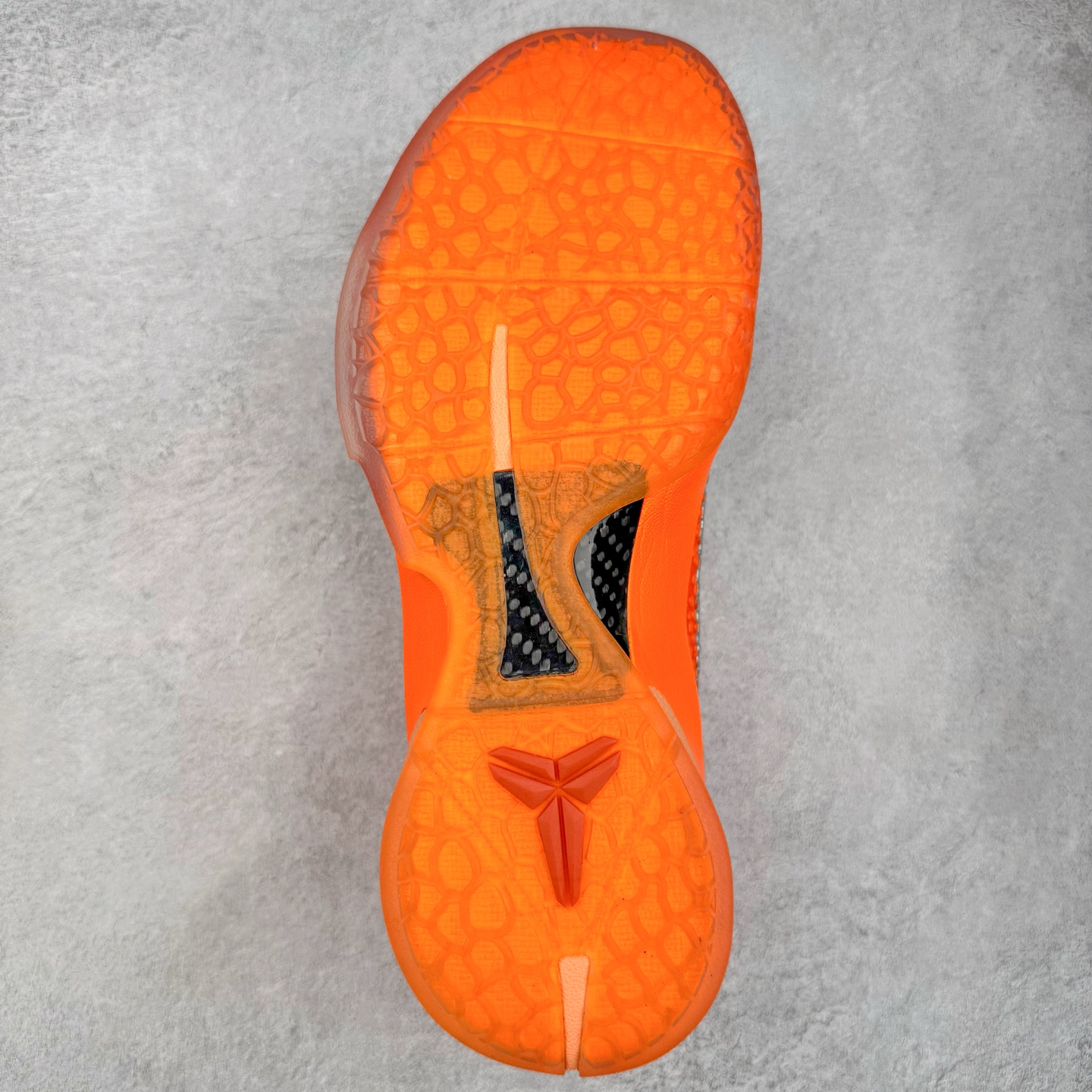 图片[9]-＃BS纯原 NK Zoom Kobe 6 Protro 科比六代 橙银色 IH1871-800 圈内顶级批次 完美复刻公司货 前掌超大Zoom Turbo气垫 后掌EVA缓震 真正的原汁原味 还原ZP脚感 全身鞋材卡料色独家定制 唯一正确喷漆工艺Swoosh 正确凹凸蛇鳞工艺 正确鞋面渐变效果 内全置真动飞态线 独立原厂模具 最大尺码达到48.5码 首批不拼图大几率过验 亲测已过 支持各种高强度实战 无需担心 上脚价 补货周期极长 脚宽建议买大半码 科比系列前掌偏窄 不影响二次销售 支持七天无理由退换 尺码：40 40.5 41 42 42.5 43 44 44.5 45 45.5 46 47.5 48.5-选品中心