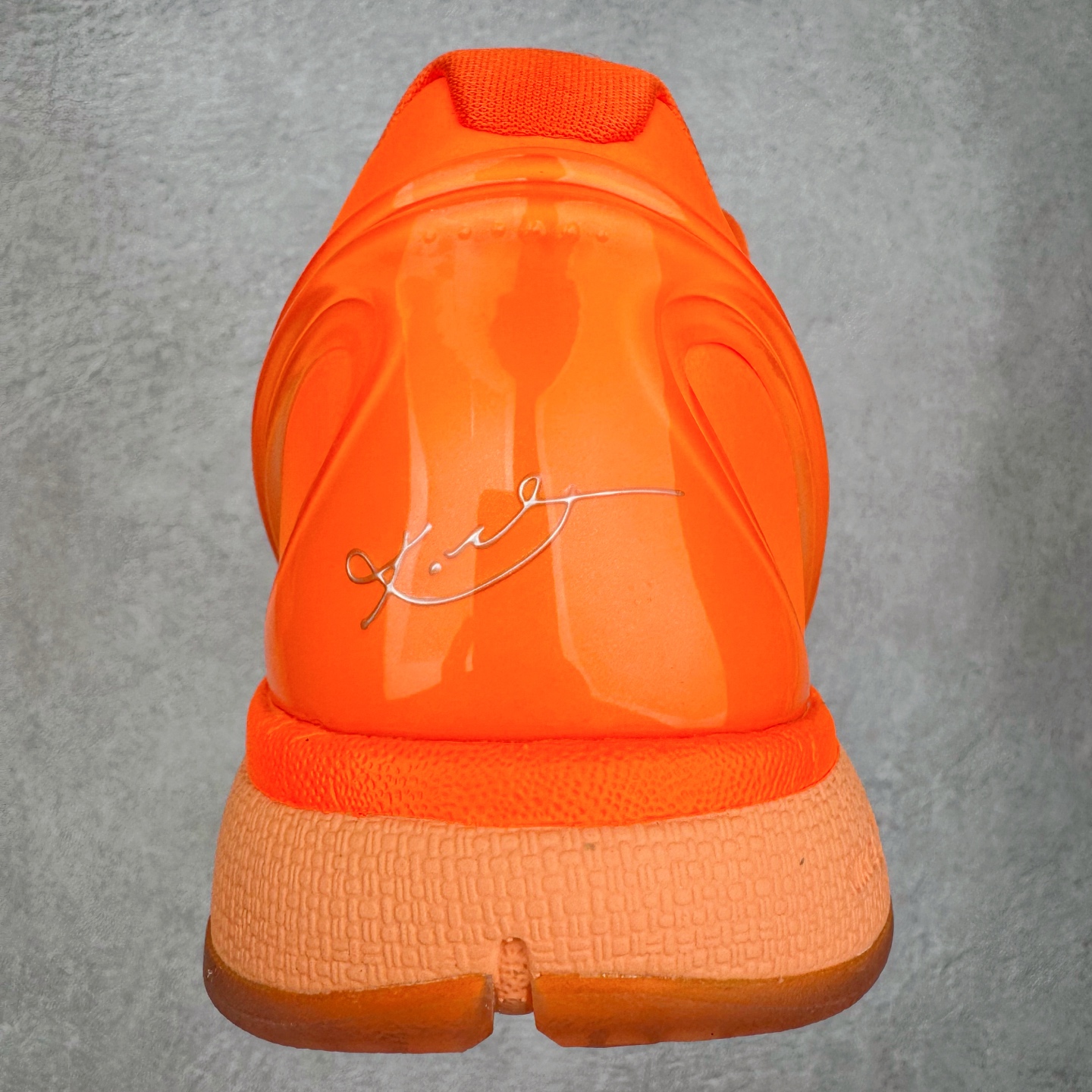 图片[8]-＃BS纯原 NK Zoom Kobe 6 Protro 科比六代 橙银色 IH1871-800 圈内顶级批次 完美复刻公司货 前掌超大Zoom Turbo气垫 后掌EVA缓震 真正的原汁原味 还原ZP脚感 全身鞋材卡料色独家定制 唯一正确喷漆工艺Swoosh 正确凹凸蛇鳞工艺 正确鞋面渐变效果 内全置真动飞态线 独立原厂模具 最大尺码达到48.5码 首批不拼图大几率过验 亲测已过 支持各种高强度实战 无需担心 上脚价 补货周期极长 脚宽建议买大半码 科比系列前掌偏窄 不影响二次销售 支持七天无理由退换 尺码：40 40.5 41 42 42.5 43 44 44.5 45 45.5 46 47.5 48.5-选品中心