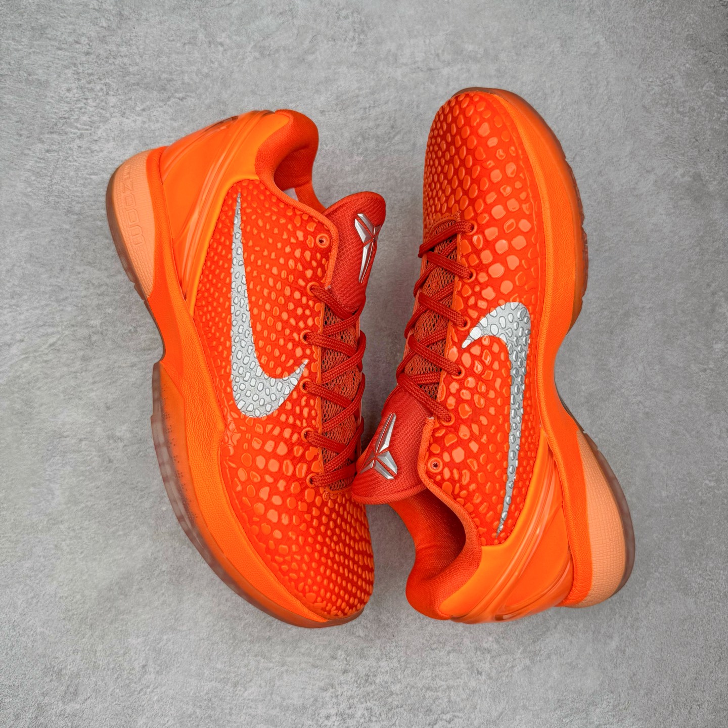 图片[3]-＃BS纯原 NK Zoom Kobe 6 Protro 科比六代 橙银色 IH1871-800 圈内顶级批次 完美复刻公司货 前掌超大Zoom Turbo气垫 后掌EVA缓震 真正的原汁原味 还原ZP脚感 全身鞋材卡料色独家定制 唯一正确喷漆工艺Swoosh 正确凹凸蛇鳞工艺 正确鞋面渐变效果 内全置真动飞态线 独立原厂模具 最大尺码达到48.5码 首批不拼图大几率过验 亲测已过 支持各种高强度实战 无需担心 上脚价 补货周期极长 脚宽建议买大半码 科比系列前掌偏窄 不影响二次销售 支持七天无理由退换 尺码：40 40.5 41 42 42.5 43 44 44.5 45 45.5 46 47.5 48.5-选品中心