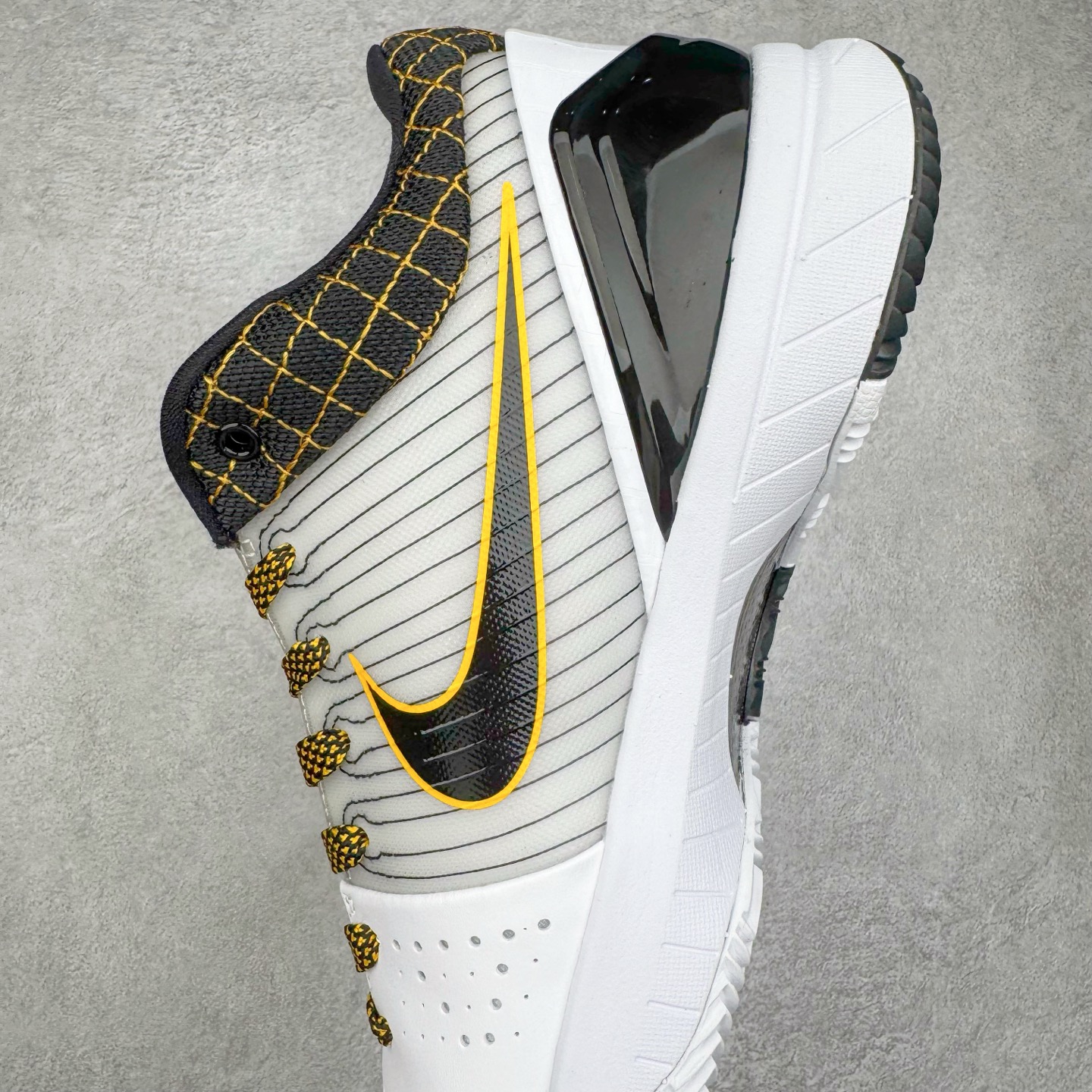 图片[7]-＃BS纯原 NK Zoom Kobe 4 Protro 科比四代 季后赛 AV6339-101 Zoom Turbo气垫➕后掌EVA缓震 实战配置直接拉满 原楦纸板开发 鞋身流线型、后跟塑形 区分土肥圆 原档数据3D打印 鞋面细节匹配原版 全身鞋材卡料色独家定制 唯一正确喷漆 SWOOSH NK专利Flyknit飞线科技 给予鞋身足够抗扭矩力 真实底模最大48.5 实战利器 专供海外市场 尺码：40 40.5 41 42 42.5 43 44 44.5 45 46 47.5 48.5 （脚宽、脚胖 建议买大半码）-选品中心