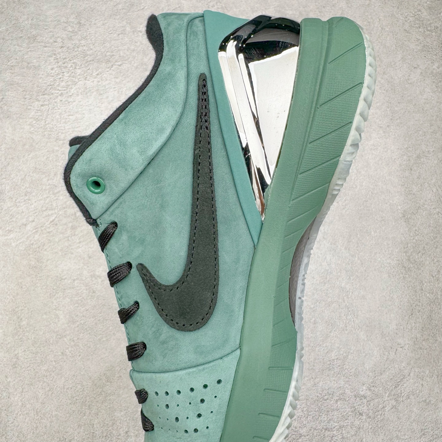 图片[7]-＃BS纯原 NK Zoom Kobe 4 科比四代 电镀银绿色 FQ3545-300 Zoom Turbo气垫➕后掌EVA缓震 实战配置直接拉满 原楦纸板开发 鞋身流线型、后跟塑形 区分土肥圆 原档数据3D打印 鞋面细节匹配原版 全身鞋材卡料色独家定制 唯一正确喷漆 SWOOSH NK专利Flyknit飞线科技 给予鞋身足够抗扭矩力 真实底模最大48.5 实战利器 专供海外市场 男女鞋 尺码：36 36.5 37.5 38 38.5 39 40 40.5 41 42 42.5 43 44 44.5 45 46 47.5 （脚宽、脚胖 建议买大半码）-选品中心