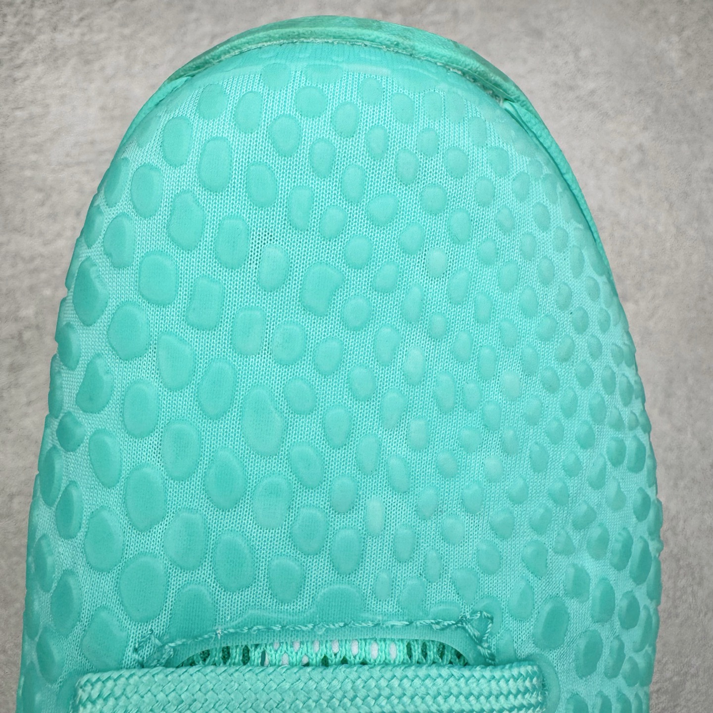 图片[10]-＃S2 NK Zoom Kobe 6 Protro 科比六代 杰伦布伦森 自由女神 IO5774-300 圈内顶级批次 完美复刻公司货 前掌超大Zoom Turbo气垫 后掌EVA缓震 真正的原汁原味 还原ZP脚感 全身鞋材卡料色独家定制 唯一正确喷漆工艺Swoosh 正确凹凸蛇鳞工艺 正确鞋面渐变效果 内全置真动飞态线 独立原厂模具 最大尺码达到48.5码 首批不拼图大几率过验 亲测已过 支持各种高强度实战 无需担心 上脚价 补货周期极长 脚宽建议买大半码 科比系列前掌偏窄 不影响二次销售 支持七天无理由退换 尺码：40 40.5 41 42 42.5 43 44 44.5 45 45.5 46 47.5 48.5-选品中心