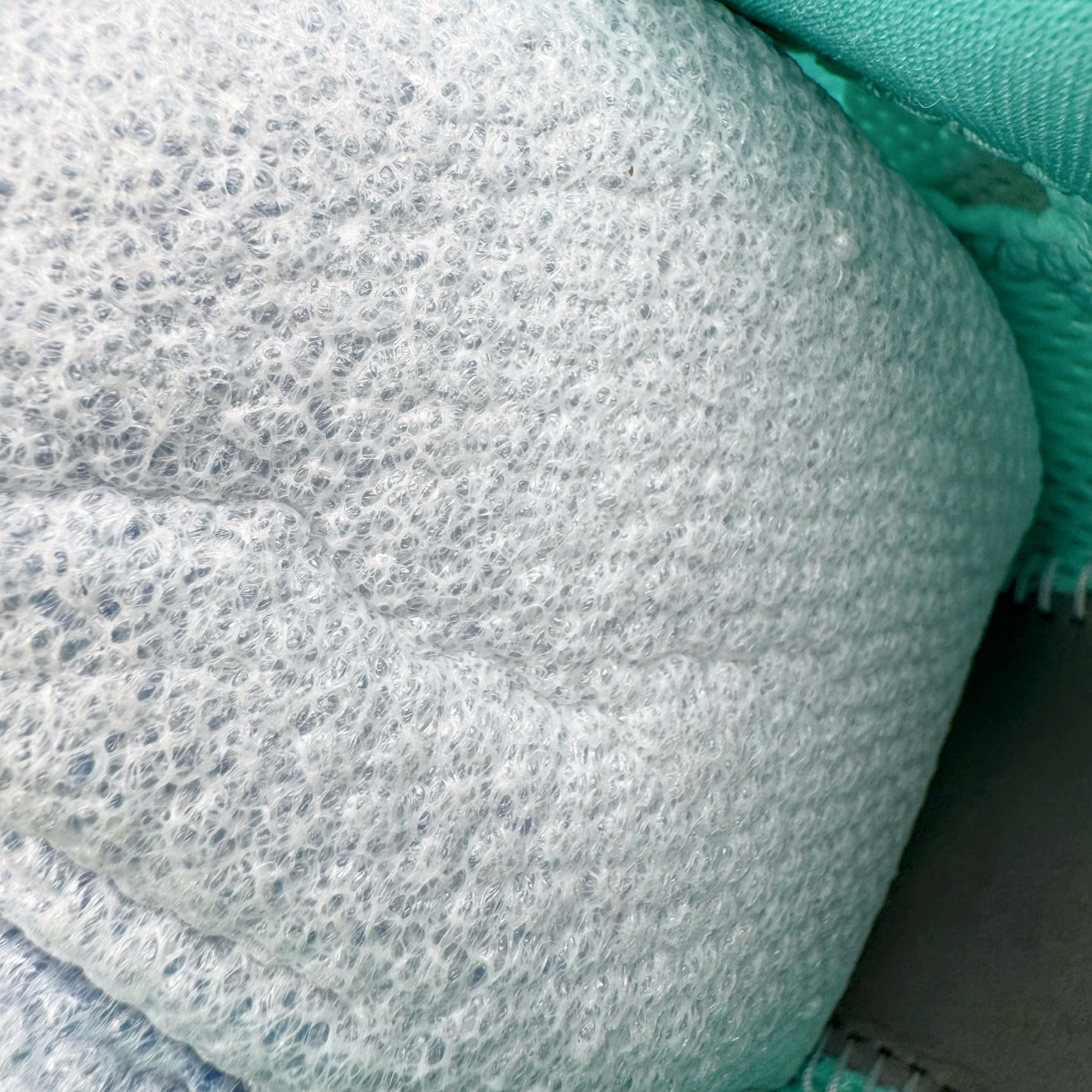 图片[11]-＃S2 NK Zoom Kobe 6 Protro 科比六代 杰伦布伦森 自由女神 IO5774-300 圈内顶级批次 完美复刻公司货 前掌超大Zoom Turbo气垫 后掌EVA缓震 真正的原汁原味 还原ZP脚感 全身鞋材卡料色独家定制 唯一正确喷漆工艺Swoosh 正确凹凸蛇鳞工艺 正确鞋面渐变效果 内全置真动飞态线 独立原厂模具 最大尺码达到48.5码 首批不拼图大几率过验 亲测已过 支持各种高强度实战 无需担心 上脚价 补货周期极长 脚宽建议买大半码 科比系列前掌偏窄 不影响二次销售 支持七天无理由退换 尺码：40 40.5 41 42 42.5 43 44 44.5 45 45.5 46 47.5 48.5-选品中心