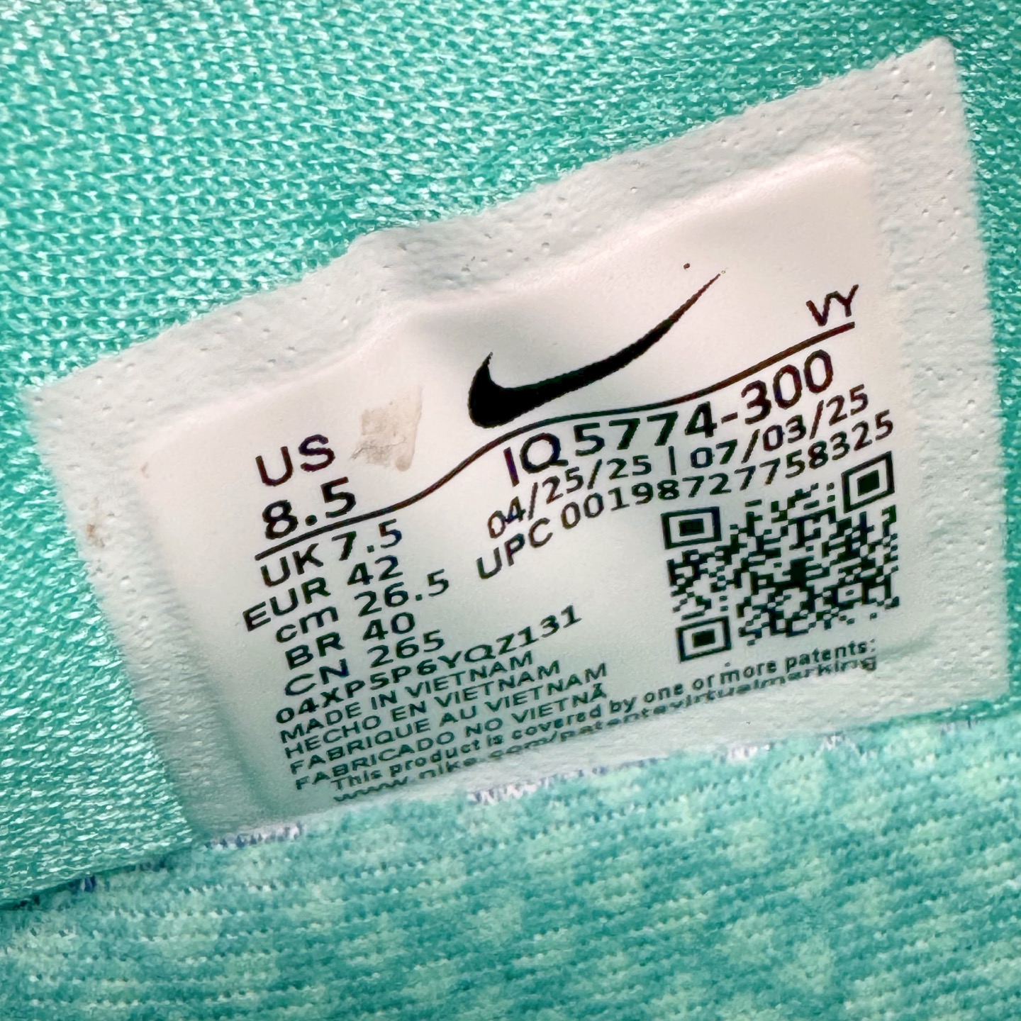 图片[13]-＃S2 NK Zoom Kobe 6 Protro 科比六代 杰伦布伦森 自由女神 IO5774-300 圈内顶级批次 完美复刻公司货 前掌超大Zoom Turbo气垫 后掌EVA缓震 真正的原汁原味 还原ZP脚感 全身鞋材卡料色独家定制 唯一正确喷漆工艺Swoosh 正确凹凸蛇鳞工艺 正确鞋面渐变效果 内全置真动飞态线 独立原厂模具 最大尺码达到48.5码 首批不拼图大几率过验 亲测已过 支持各种高强度实战 无需担心 上脚价 补货周期极长 脚宽建议买大半码 科比系列前掌偏窄 不影响二次销售 支持七天无理由退换 尺码：40 40.5 41 42 42.5 43 44 44.5 45 45.5 46 47.5 48.5-选品中心