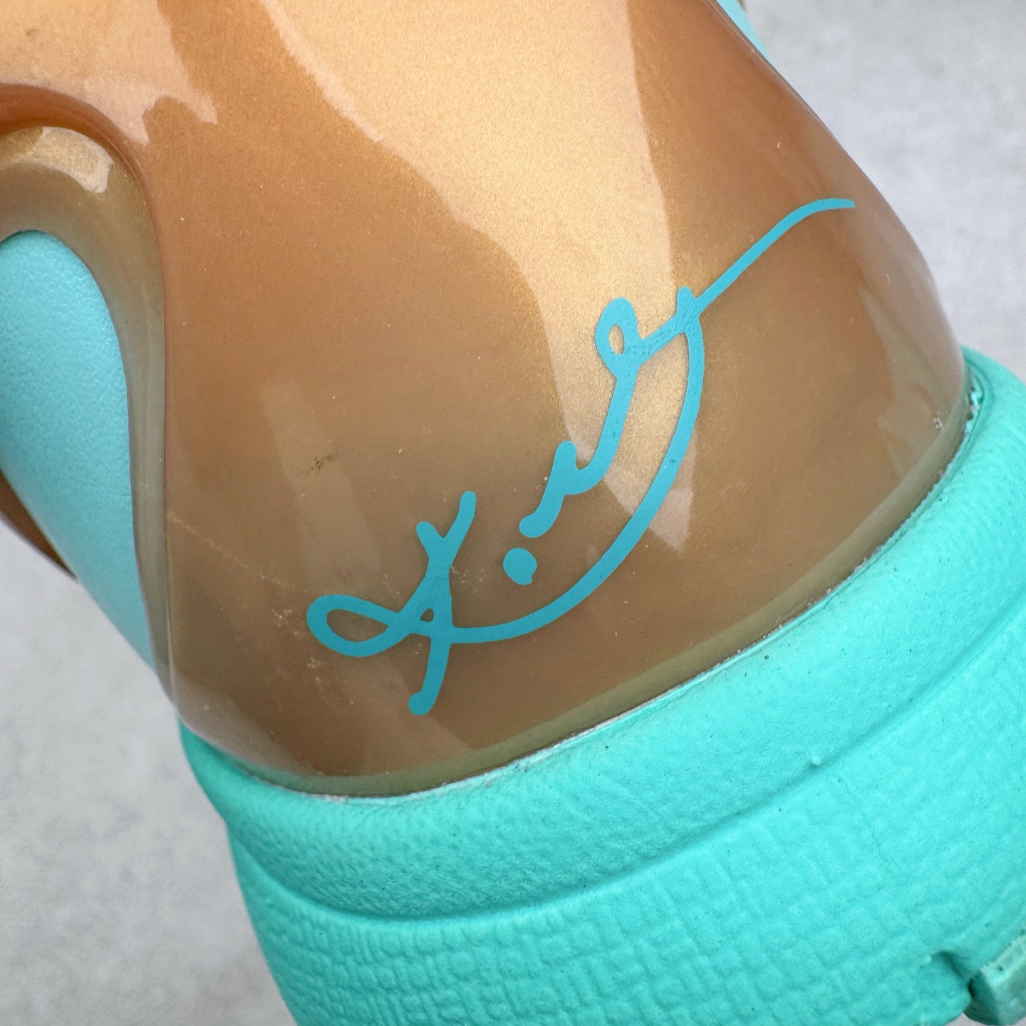 图片[14]-＃S2 NK Zoom Kobe 6 Protro 科比六代 杰伦布伦森 自由女神 IO5774-300 圈内顶级批次 完美复刻公司货 前掌超大Zoom Turbo气垫 后掌EVA缓震 真正的原汁原味 还原ZP脚感 全身鞋材卡料色独家定制 唯一正确喷漆工艺Swoosh 正确凹凸蛇鳞工艺 正确鞋面渐变效果 内全置真动飞态线 独立原厂模具 最大尺码达到48.5码 首批不拼图大几率过验 亲测已过 支持各种高强度实战 无需担心 上脚价 补货周期极长 脚宽建议买大半码 科比系列前掌偏窄 不影响二次销售 支持七天无理由退换 尺码：40 40.5 41 42 42.5 43 44 44.5 45 45.5 46 47.5 48.5-选品中心