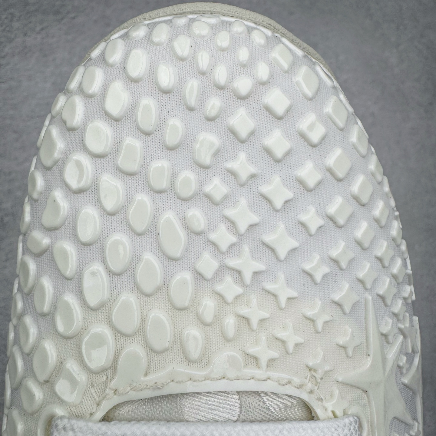 图片[12]-＃BS纯原 NK Zoom Kobe 6 Protro 科比六代 全明星2.0 白色星星 FQ3546-100 圈内顶级批次 完美复刻公司货 前掌超大Zoom Turbo气垫 后掌EVA缓震 真正的原汁原味 还原ZP脚感 全身鞋材卡料色独家定制 唯一正确喷漆工艺Swoosh 正确凹凸蛇鳞工艺 正确鞋面渐变效果 内全置真动飞态线 独立原厂模具 最大尺码达到48.5码 首批不拼图大几率过验 亲测已过 支持各种高强度实战 无需担心 上脚价 补货周期极长 脚宽建议买大半码 科比系列前掌偏窄 不影响二次销售 支持七天无理由退换 尺码：40 40.5 41 42 42.5 43 44 44.5 45 45.5 46 47.5 48.5-选品中心