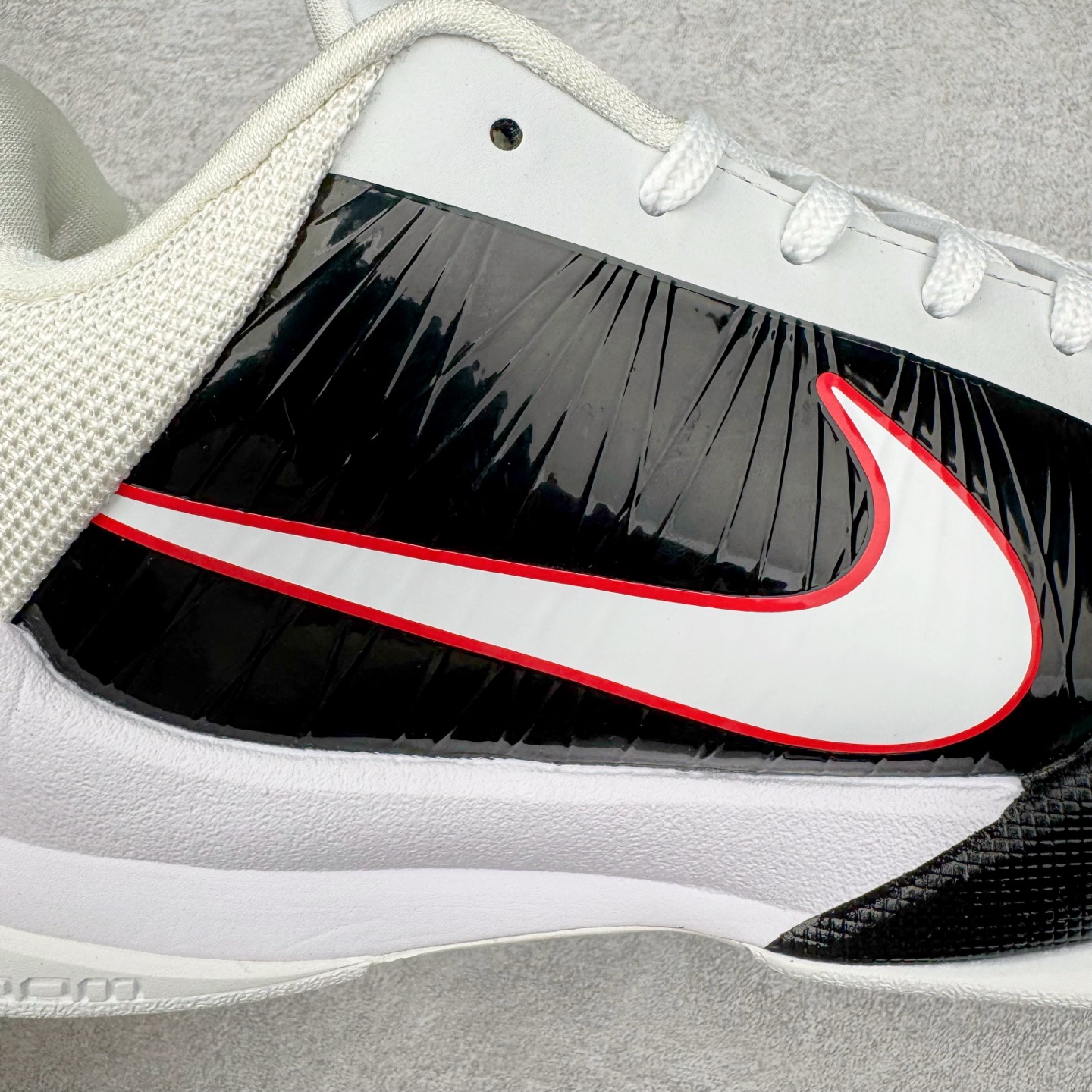 图片[17]-＃BS纯原 NK Zoom Kobe \\\”Bruce Lee\\\” 科比5代 李小龙黑白 CD4991-101 Zoom Turbo气垫➕后掌EVA缓震 实战配置直接拉满 原楦纸板开发 鞋身流线型、后跟塑形 区分土肥圆 原档数据3D打印 鞋面细节匹配原版 全身鞋材卡料色独家定制 唯一正确喷漆SWOOSH NK专利Flyknit飞线科技，给予鞋身足够抗扭矩力 真实底模最大47.5 实战利器 专供海外市场 尺码：40 40.5 41 42 42.5 43 44 44.5 45 46 47.5 48.5 （脚宽、脚胖 建议买大半码）-选品中心