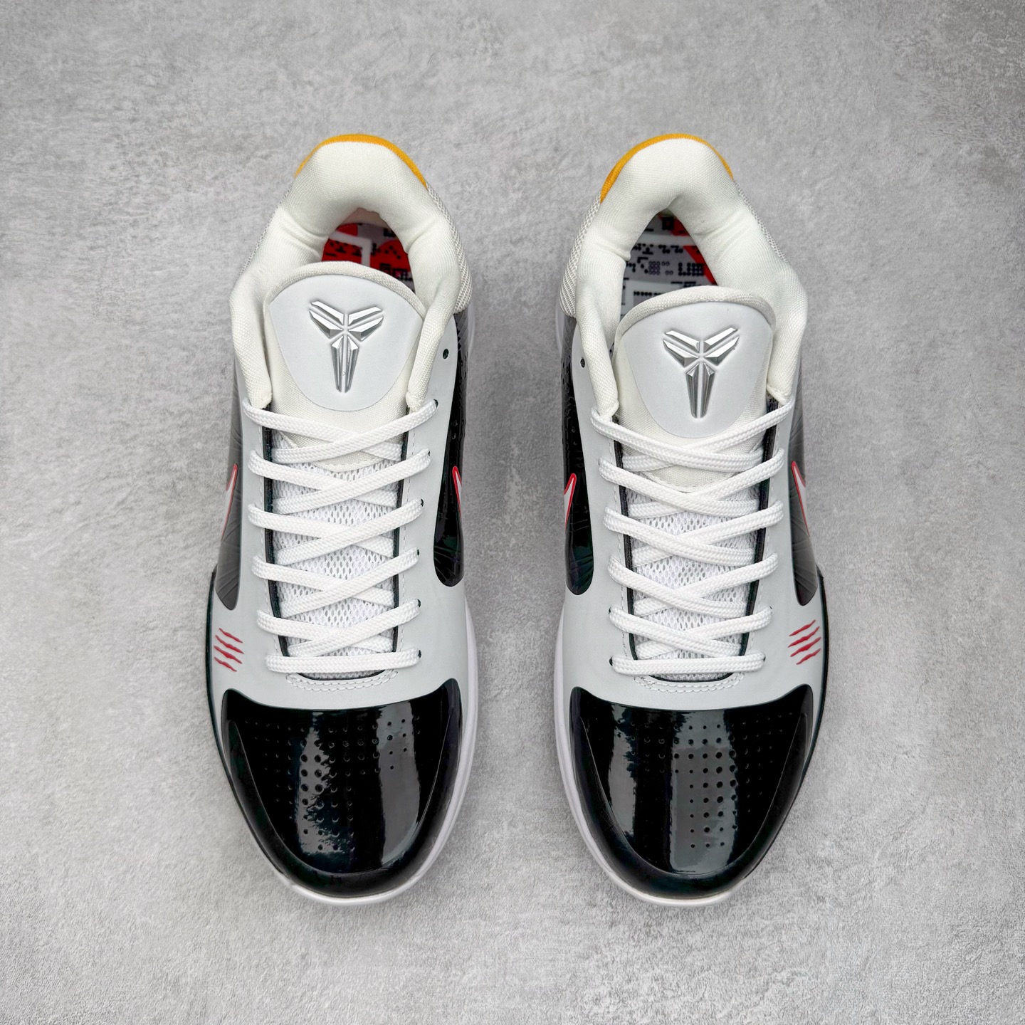 图片[2]-＃BS纯原 NK Zoom Kobe \\\”Bruce Lee\\\” 科比5代 李小龙黑白 CD4991-101 Zoom Turbo气垫➕后掌EVA缓震 实战配置直接拉满 原楦纸板开发 鞋身流线型、后跟塑形 区分土肥圆 原档数据3D打印 鞋面细节匹配原版 全身鞋材卡料色独家定制 唯一正确喷漆SWOOSH NK专利Flyknit飞线科技，给予鞋身足够抗扭矩力 真实底模最大47.5 实战利器 专供海外市场 尺码：40 40.5 41 42 42.5 43 44 44.5 45 46 47.5 48.5 （脚宽、脚胖 建议买大半码）-选品中心