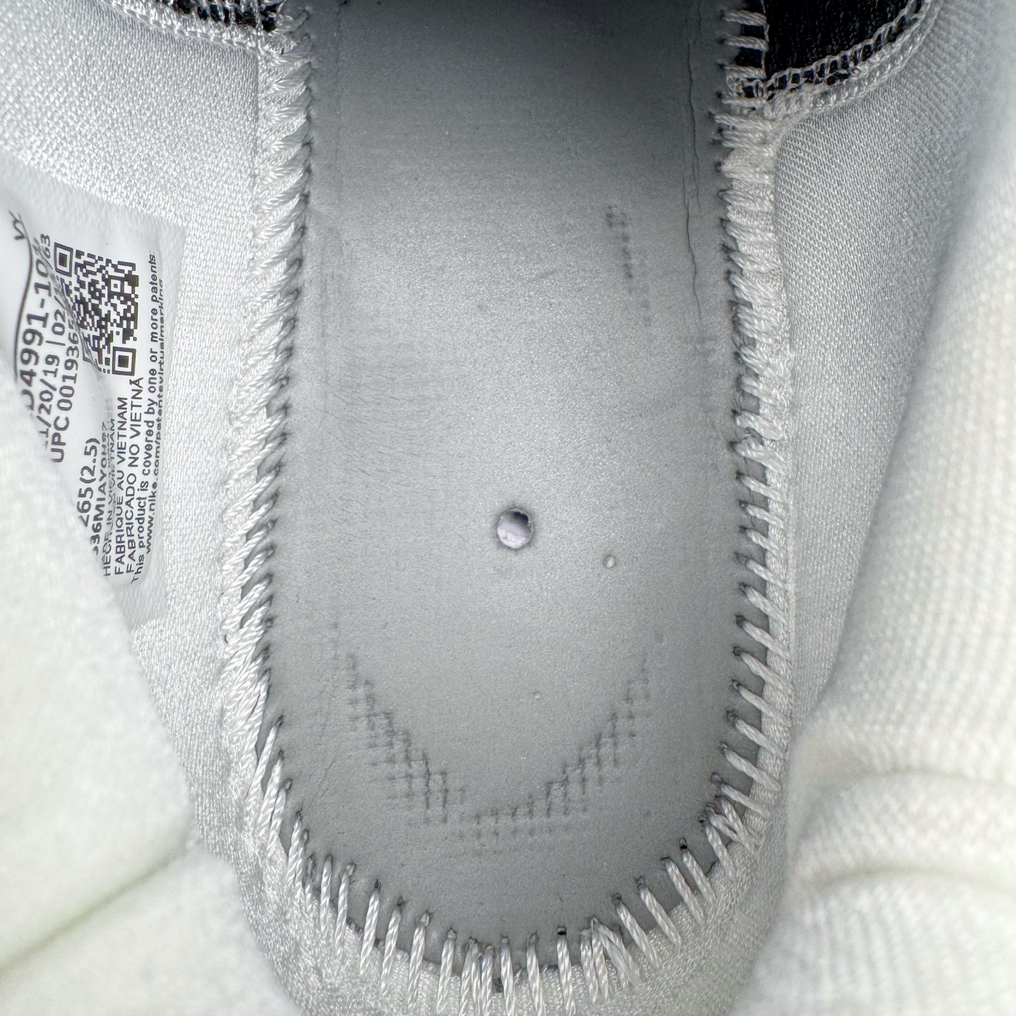 图片[11]-＃BS纯原 NK Zoom Kobe \\\”Bruce Lee\\\” 科比5代 李小龙黑白 CD4991-101 Zoom Turbo气垫➕后掌EVA缓震 实战配置直接拉满 原楦纸板开发 鞋身流线型、后跟塑形 区分土肥圆 原档数据3D打印 鞋面细节匹配原版 全身鞋材卡料色独家定制 唯一正确喷漆SWOOSH NK专利Flyknit飞线科技，给予鞋身足够抗扭矩力 真实底模最大47.5 实战利器 专供海外市场 尺码：40 40.5 41 42 42.5 43 44 44.5 45 46 47.5 48.5 （脚宽、脚胖 建议买大半码）-选品中心