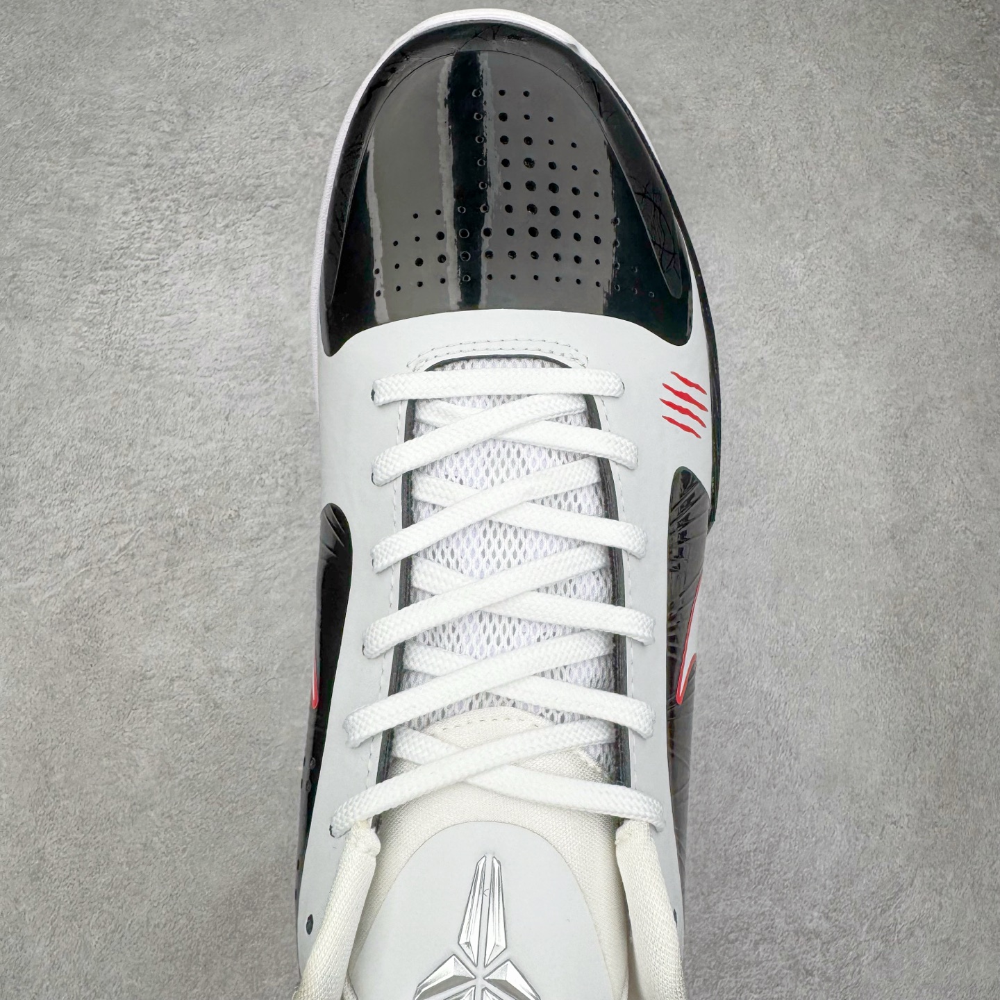 图片[4]-＃BS纯原 NK Zoom Kobe \\\”Bruce Lee\\\” 科比5代 李小龙黑白 CD4991-101 Zoom Turbo气垫➕后掌EVA缓震 实战配置直接拉满 原楦纸板开发 鞋身流线型、后跟塑形 区分土肥圆 原档数据3D打印 鞋面细节匹配原版 全身鞋材卡料色独家定制 唯一正确喷漆SWOOSH NK专利Flyknit飞线科技，给予鞋身足够抗扭矩力 真实底模最大47.5 实战利器 专供海外市场 尺码：40 40.5 41 42 42.5 43 44 44.5 45 46 47.5 48.5 （脚宽、脚胖 建议买大半码）-选品中心