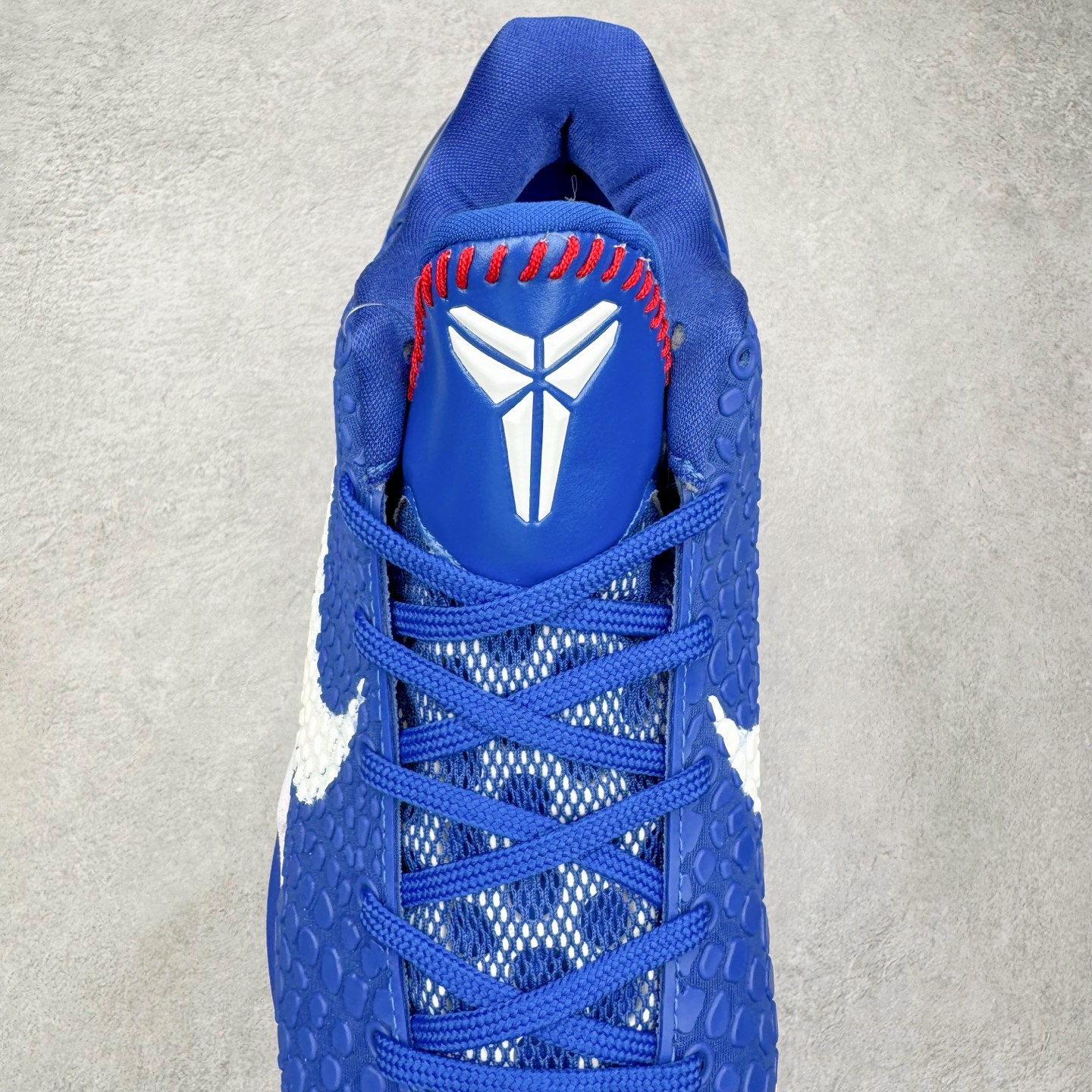 图片[5]-＃BS纯原 NK Zoom Kobe 6 Protro 科比六代 道奇蓝白 CW2190-400 圈内顶级批次 完美复刻公司货 前掌超大Zoom Turbo气垫 后掌EVA缓震 真正的原汁原味 还原ZP脚感 全身鞋材卡料色独家定制 唯一正确喷漆工艺Swoosh 正确凹凸蛇鳞工艺 正确鞋面渐变效果 内全置真动飞态线 独立原厂模具 最大尺码达到48.5码 首批不拼图大几率过验 亲测已过 支持各种高强度实战 无需担心 上脚价 补货周期极长 脚宽建议买大半码 科比系列前掌偏窄 不影响二次销售 支持七天无理由退换 尺码：40 40.5 41 42 42.5 43 44 44.5 45 45.5 46 47.5 48.5-选品中心