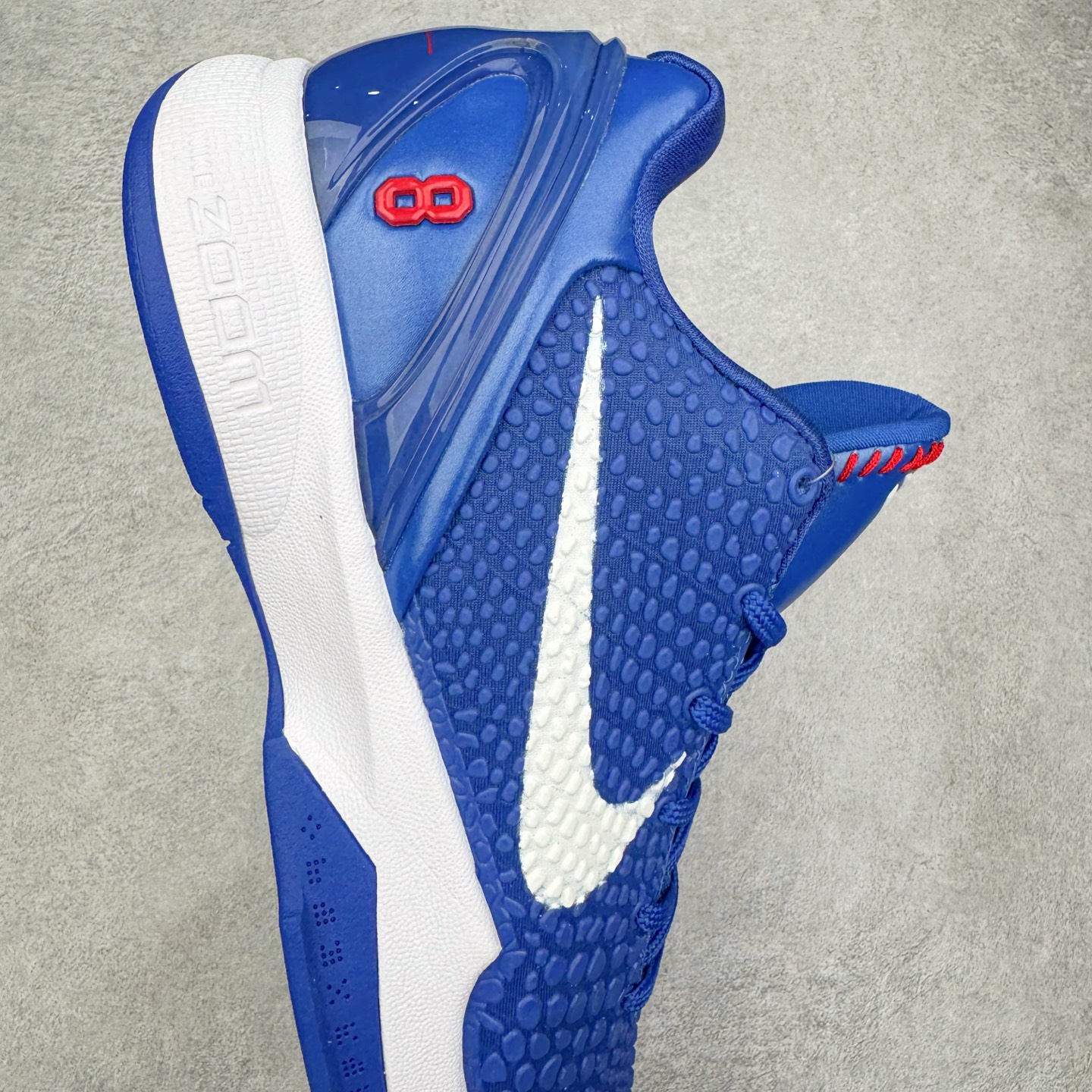 图片[6]-＃BS纯原 NK Zoom Kobe 6 Protro 科比六代 道奇蓝白 CW2190-400 圈内顶级批次 完美复刻公司货 前掌超大Zoom Turbo气垫 后掌EVA缓震 真正的原汁原味 还原ZP脚感 全身鞋材卡料色独家定制 唯一正确喷漆工艺Swoosh 正确凹凸蛇鳞工艺 正确鞋面渐变效果 内全置真动飞态线 独立原厂模具 最大尺码达到48.5码 首批不拼图大几率过验 亲测已过 支持各种高强度实战 无需担心 上脚价 补货周期极长 脚宽建议买大半码 科比系列前掌偏窄 不影响二次销售 支持七天无理由退换 尺码：40 40.5 41 42 42.5 43 44 44.5 45 45.5 46 47.5 48.5-选品中心