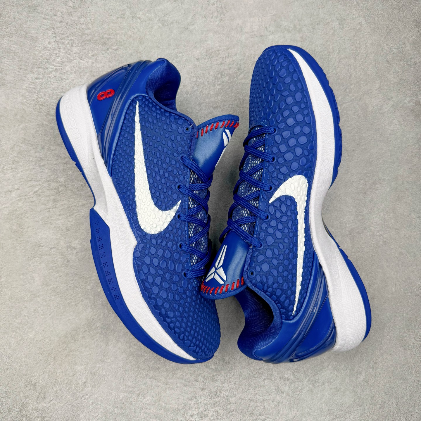 图片[3]-＃BS纯原 NK Zoom Kobe 6 Protro 科比六代 道奇蓝白 CW2190-400 圈内顶级批次 完美复刻公司货 前掌超大Zoom Turbo气垫 后掌EVA缓震 真正的原汁原味 还原ZP脚感 全身鞋材卡料色独家定制 唯一正确喷漆工艺Swoosh 正确凹凸蛇鳞工艺 正确鞋面渐变效果 内全置真动飞态线 独立原厂模具 最大尺码达到48.5码 首批不拼图大几率过验 亲测已过 支持各种高强度实战 无需担心 上脚价 补货周期极长 脚宽建议买大半码 科比系列前掌偏窄 不影响二次销售 支持七天无理由退换 尺码：40 40.5 41 42 42.5 43 44 44.5 45 45.5 46 47.5 48.5-选品中心