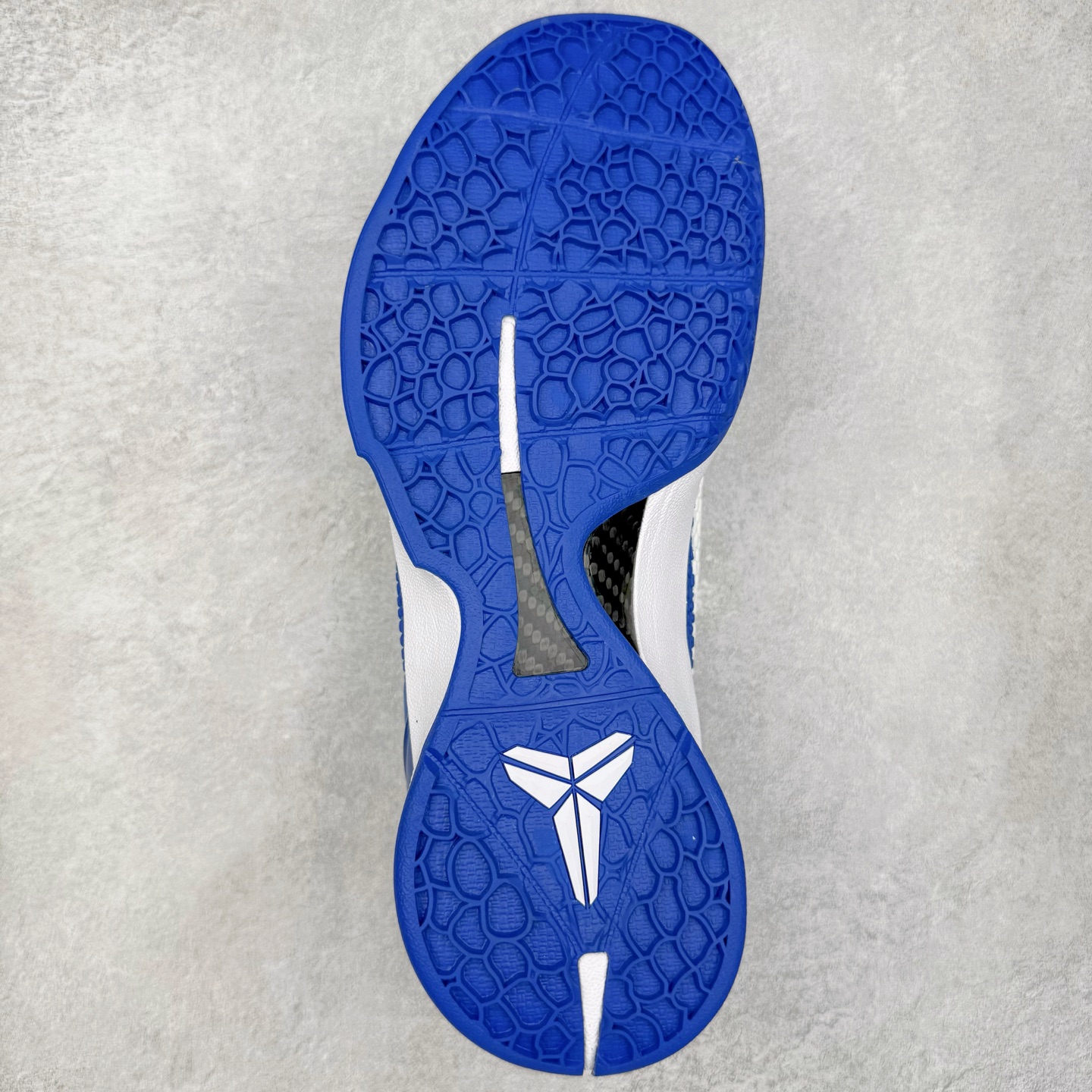 图片[9]-＃BS纯原 NK Zoom Kobe 6 Protro 科比六代 道奇蓝白 CW2190-400 圈内顶级批次 完美复刻公司货 前掌超大Zoom Turbo气垫 后掌EVA缓震 真正的原汁原味 还原ZP脚感 全身鞋材卡料色独家定制 唯一正确喷漆工艺Swoosh 正确凹凸蛇鳞工艺 正确鞋面渐变效果 内全置真动飞态线 独立原厂模具 最大尺码达到48.5码 首批不拼图大几率过验 亲测已过 支持各种高强度实战 无需担心 上脚价 补货周期极长 脚宽建议买大半码 科比系列前掌偏窄 不影响二次销售 支持七天无理由退换 尺码：40 40.5 41 42 42.5 43 44 44.5 45 45.5 46 47.5 48.5-选品中心