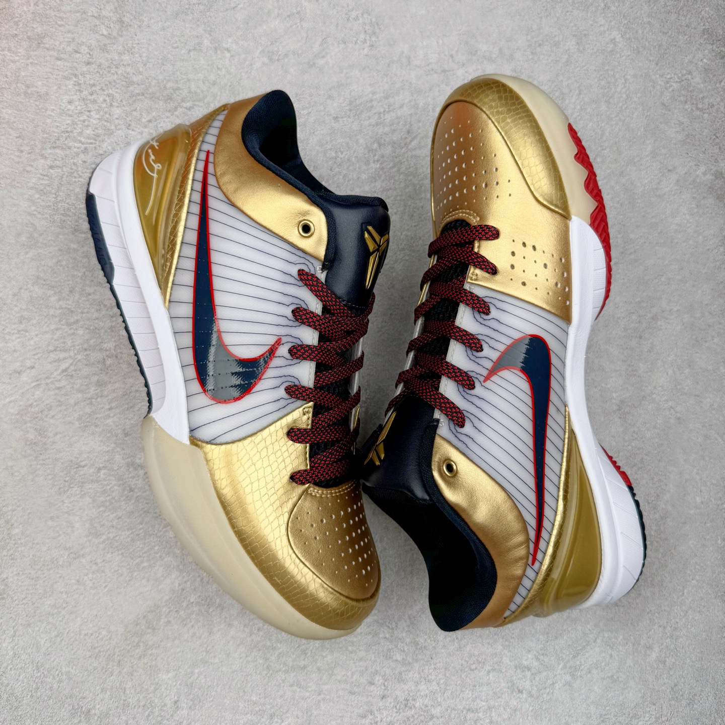 图片[3]-＃BS纯原 NK Zoom Kobe 4 科比四代 奥运会白黑金 FQ3544-100 Zoom Turbo气垫➕后掌EVA缓震 实战配置直接拉满 原楦纸板开发 鞋身流线型、后跟塑形 区分土肥圆 原档数据3D打印 鞋面细节匹配原版 全身鞋材卡料色独家定制 唯一正确喷漆 SWOOSH NK专利Flyknit飞线科技 给予鞋身足够抗扭矩力 真实底模最大48.5 实战利器 专供海外市场 尺码：40 40.5 41 42 42.5 43 44 44.5 45 46 47.5 48.5 （脚宽、脚胖 建议买大半码）-选品中心