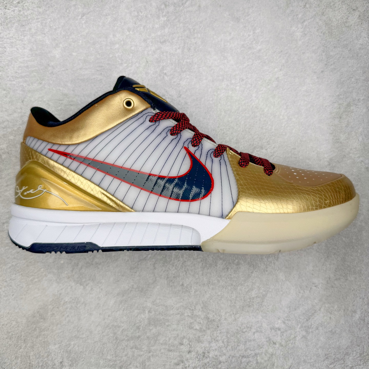 ＃BS纯原 NK Zoom Kobe 4 科比四代 奥运会白黑金 FQ3544-100 Zoom Turbo气垫➕后掌EVA缓震 实战配置直接拉满 原楦纸板开发 鞋身流线型、后跟塑形 区分土肥圆 原档数据3D打印 鞋面细节匹配原版 全身鞋材卡料色独家定制 唯一正确喷漆 SWOOSH NK专利Flyknit飞线科技 给予鞋身足够抗扭矩力 真实底模最大48.5 实战利器 专供海外市场 尺码：40 40.5 41 42 42.5 43 44 44.5 45 46 47.5 48.5 （脚宽、脚胖 建议买大半码）-选品中心