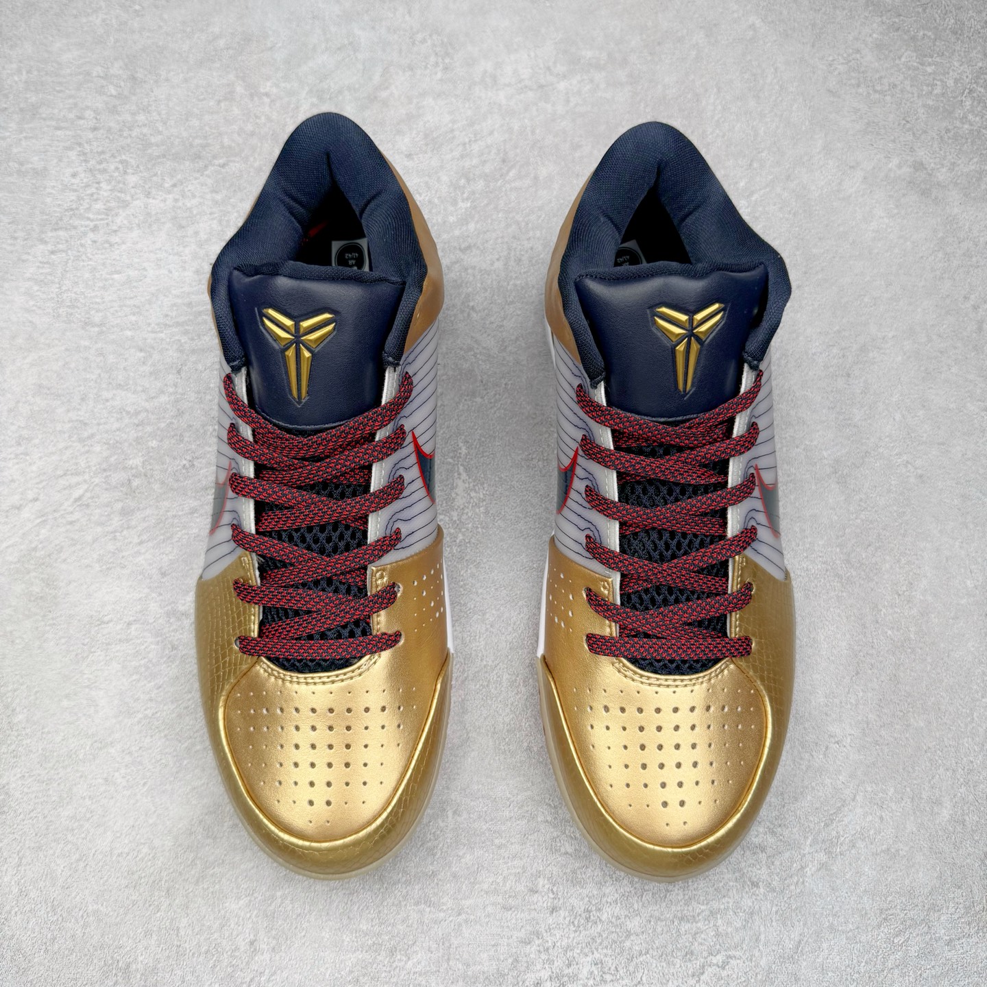 图片[2]-＃BS纯原 NK Zoom Kobe 4 科比四代 奥运会白黑金 FQ3544-100 Zoom Turbo气垫➕后掌EVA缓震 实战配置直接拉满 原楦纸板开发 鞋身流线型、后跟塑形 区分土肥圆 原档数据3D打印 鞋面细节匹配原版 全身鞋材卡料色独家定制 唯一正确喷漆 SWOOSH NK专利Flyknit飞线科技 给予鞋身足够抗扭矩力 真实底模最大48.5 实战利器 专供海外市场 尺码：40 40.5 41 42 42.5 43 44 44.5 45 46 47.5 48.5 （脚宽、脚胖 建议买大半码）-选品中心