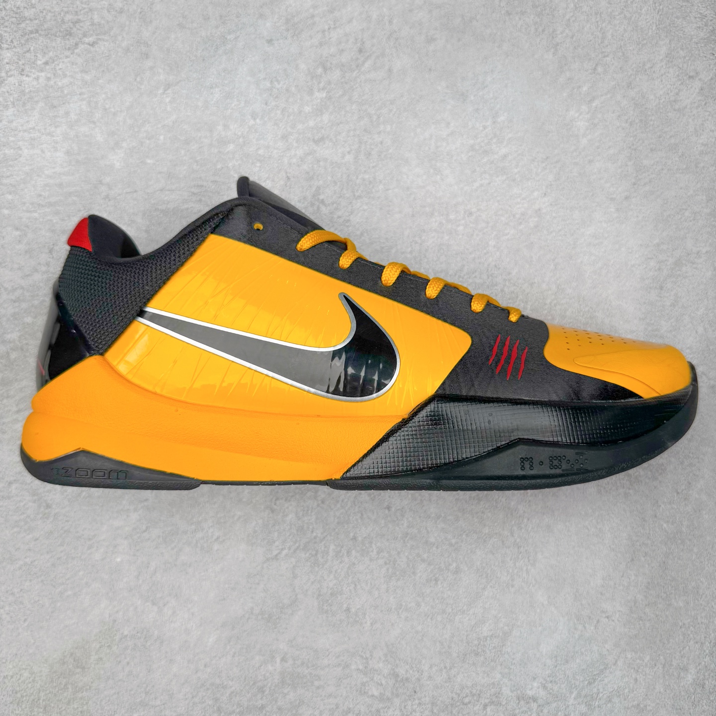 ＃BS纯原 NK Zoom Kobe ZK5 科比5代 Zoom Turbo气垫➕后掌EVA缓震 实战配置直接拉满 原楦纸板开发 鞋身流线型、后跟塑形 区分土肥圆 原档数据3D打印 鞋面细节匹配原版 全身鞋材卡料色独家定制 唯一正确喷漆SWOOSH NK专利Flyknit飞线科技，给予鞋身足够抗扭矩力 真实底模最大47.5 实战利器 专供海外市场 尺码：40 40.5 41 42 42.5 43 44 44.5 45 46 47.5 48.5 （脚宽、脚胖 建议买大半码）-选品中心