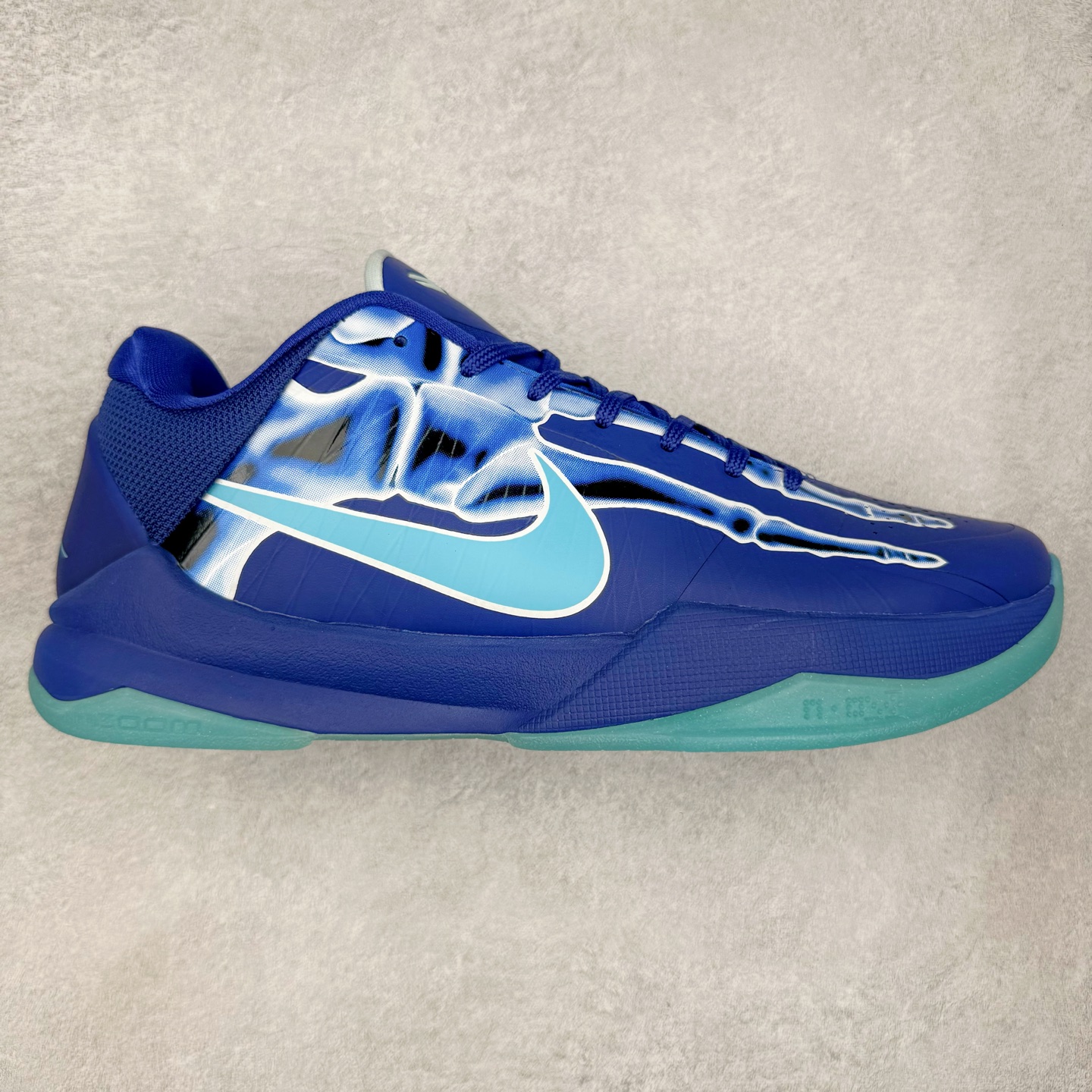 图片[4]-＃BS纯原 NK Zoom Kobe ZK5 科比5代 Zoom Turbo气垫➕后掌EVA缓震 实战配置直接拉满 原楦纸板开发 鞋身流线型、后跟塑形 区分土肥圆 原档数据3D打印 鞋面细节匹配原版 全身鞋材卡料色独家定制 唯一正确喷漆SWOOSH NK专利Flyknit飞线科技，给予鞋身足够抗扭矩力 真实底模最大47.5 实战利器 专供海外市场 尺码：40 40.5 41 42 42.5 43 44 44.5 45 46 47.5 48.5 （脚宽、脚胖 建议买大半码）-选品中心