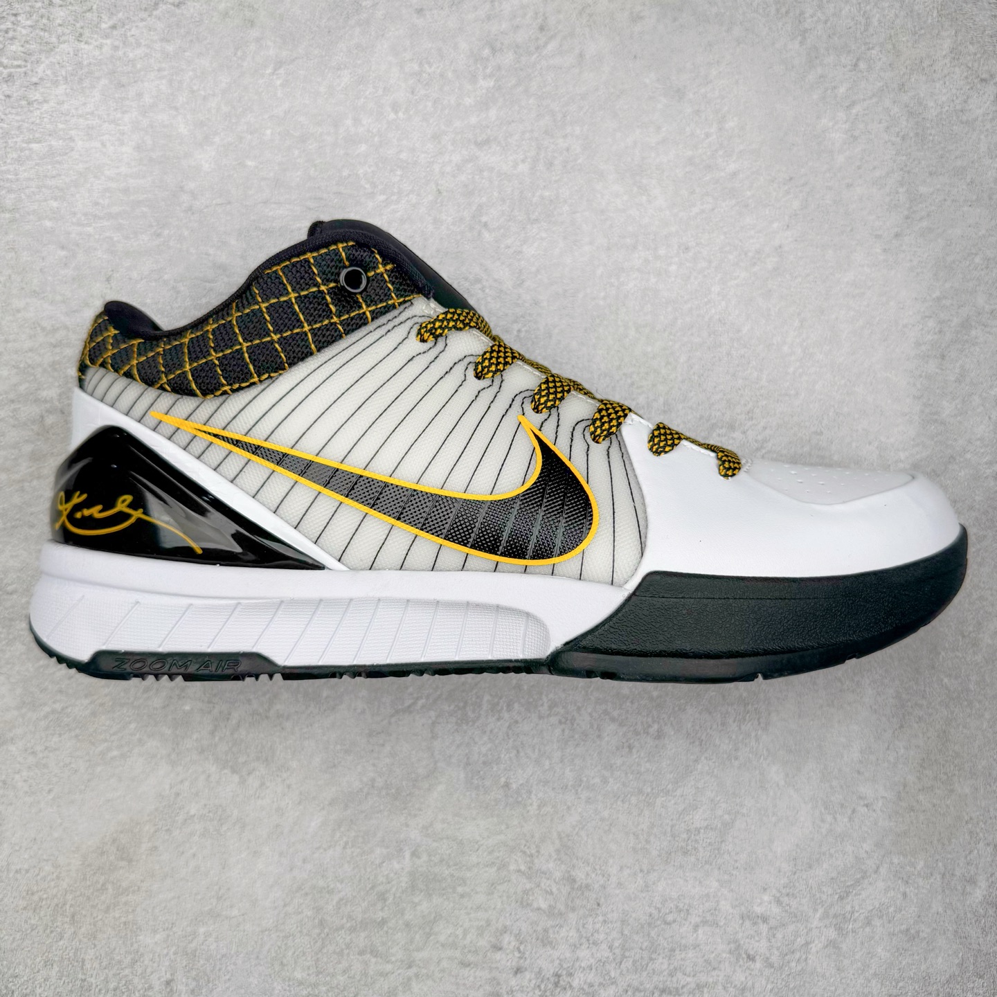 ＃BS纯原 NK Zoom Kobe 4 Protro 科比四代 季后赛 AV6339-101 Zoom Turbo气垫➕后掌EVA缓震 实战配置直接拉满 原楦纸板开发 鞋身流线型、后跟塑形 区分土肥圆 原档数据3D打印 鞋面细节匹配原版 全身鞋材卡料色独家定制 唯一正确喷漆 SWOOSH NK专利Flyknit飞线科技 给予鞋身足够抗扭矩力 真实底模最大48.5 实战利器 专供海外市场 尺码：40 40.5 41 42 42.5 43 44 44.5 45 46 47.5 48.5 （脚宽、脚胖 建议买大半码）-选品中心