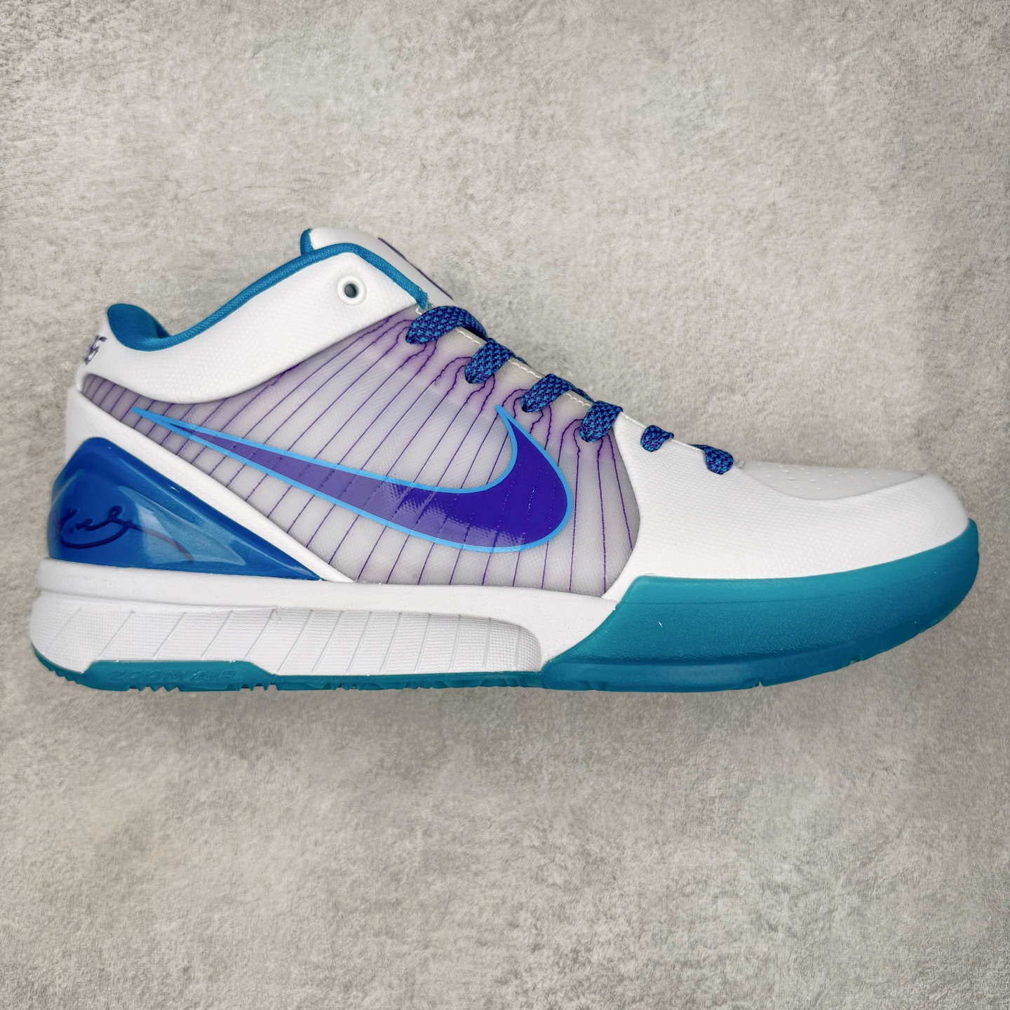 ＃BS纯原 NK Zoom Kobe 4 科比四代 Zoom Turbo气垫➕后掌EVA缓震 实战配置直接拉满 原楦纸板开发 鞋身流线型、后跟塑形 区分土肥圆 原档数据3D打印 鞋面细节匹配原版 全身鞋材卡料色独家定制 唯一正确喷漆 SWOOSH NK专利Flyknit飞线科技 给予鞋身足够抗扭矩力 真实底模最大48.5 实战利器 专供海外市场 尺码：40 40.5 41 42 42.5 43 44 44.5 45 46 47.5 48.5 （脚宽、脚胖 建议买大半码）-选品中心