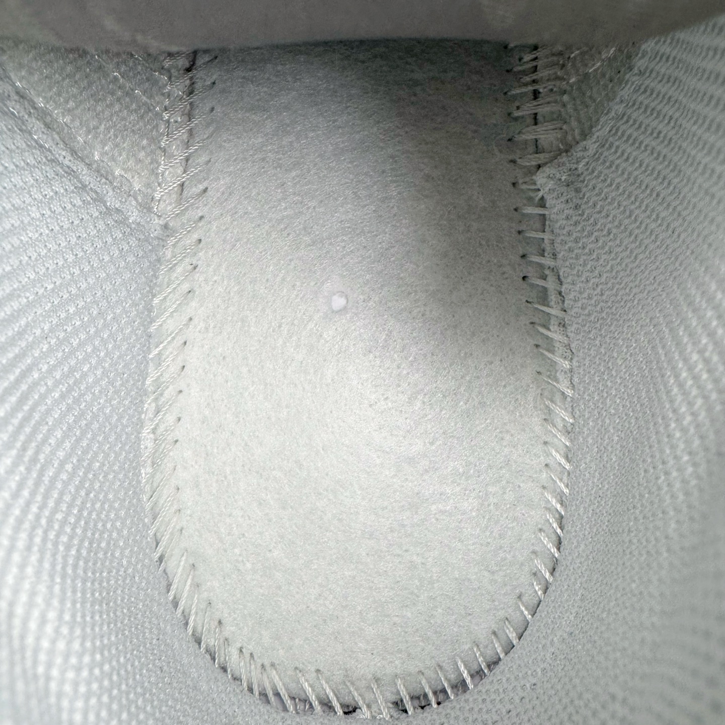 图片[10]-＃CK纯原 NK Air More Uptempo ’96 OG 皮蓬大AIR复古篮球鞋 DQ5014-100 以流行于街头的涂鸦文化为设计灵感 整体的设计风格夸张而充满魅力 厚实而充满质感的皮质鞋面两侧印刻了一对巨大的字母“AIR”独特炫酷的外观惊艳无比 尺码：36 36.5 37.5 38 38.5 39 40 40.5 41 42 42.5 43 44 44.5 45 46-选品中心