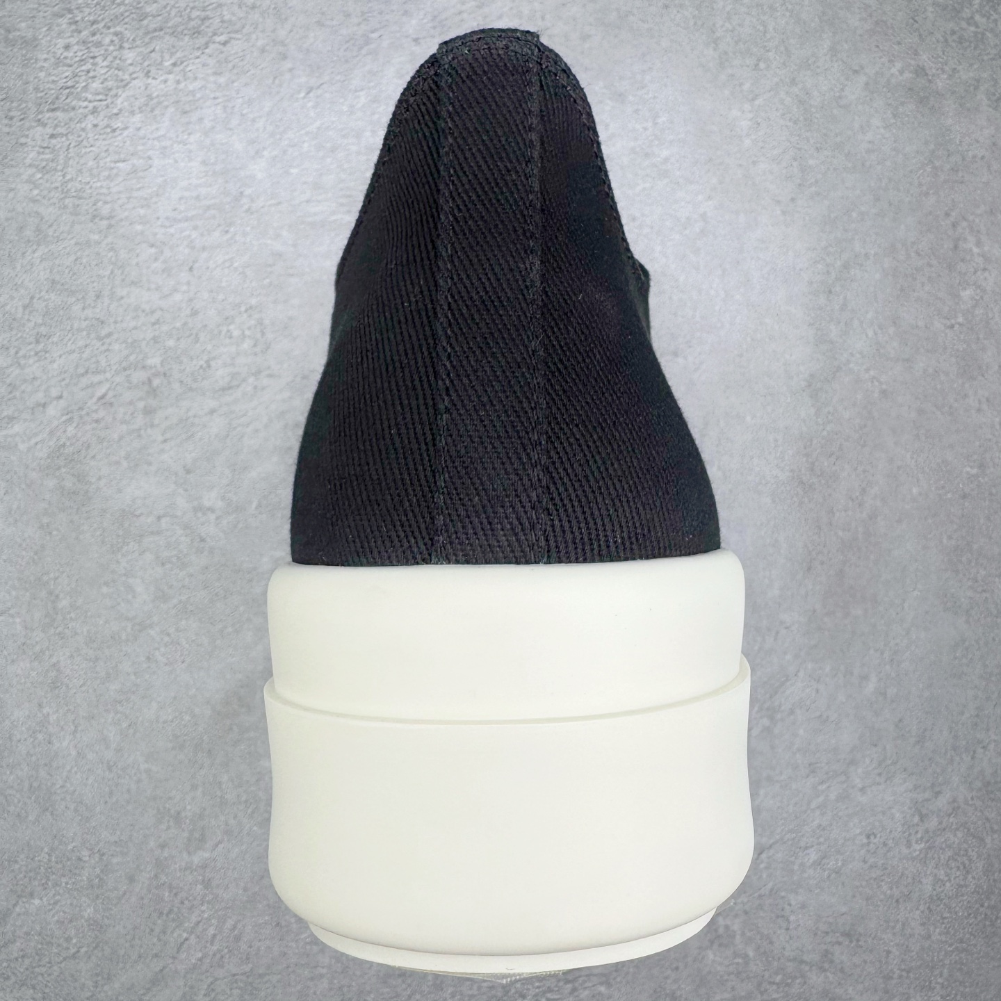 图片[8]-＃DG纯原 Rick Owens Drkshdw 瑞克·欧文斯低帮尼龙布时尚运动板鞋 厚底黑白 二级市场已经7K以上 平台客户随意卖四位数 RO广东原厂出品 纯原天花板 原版一比一复刻 冲正绝不翻车 还原度达到百分之98以上 原楦开发纸版版型 ZP拆解原版1：1复模裁片纸版 力求做到0错位 这样才能达到和zp一致的鞋型味道 采用进口cnc数控机床开发对版独家tpu奶香大底 区别于市场所有版本 zp同源定制尼龙布 达到和zp一致手感 原厂进口细纹布 万邦订购原厂高弹粉红色海绵 内里搭配软质细腻羊皮 TPU高密度大底 软硬度透光度高已经测试和原版一致 尺码：36 37 38 39 40 41 42 43 44 45 46-选品中心