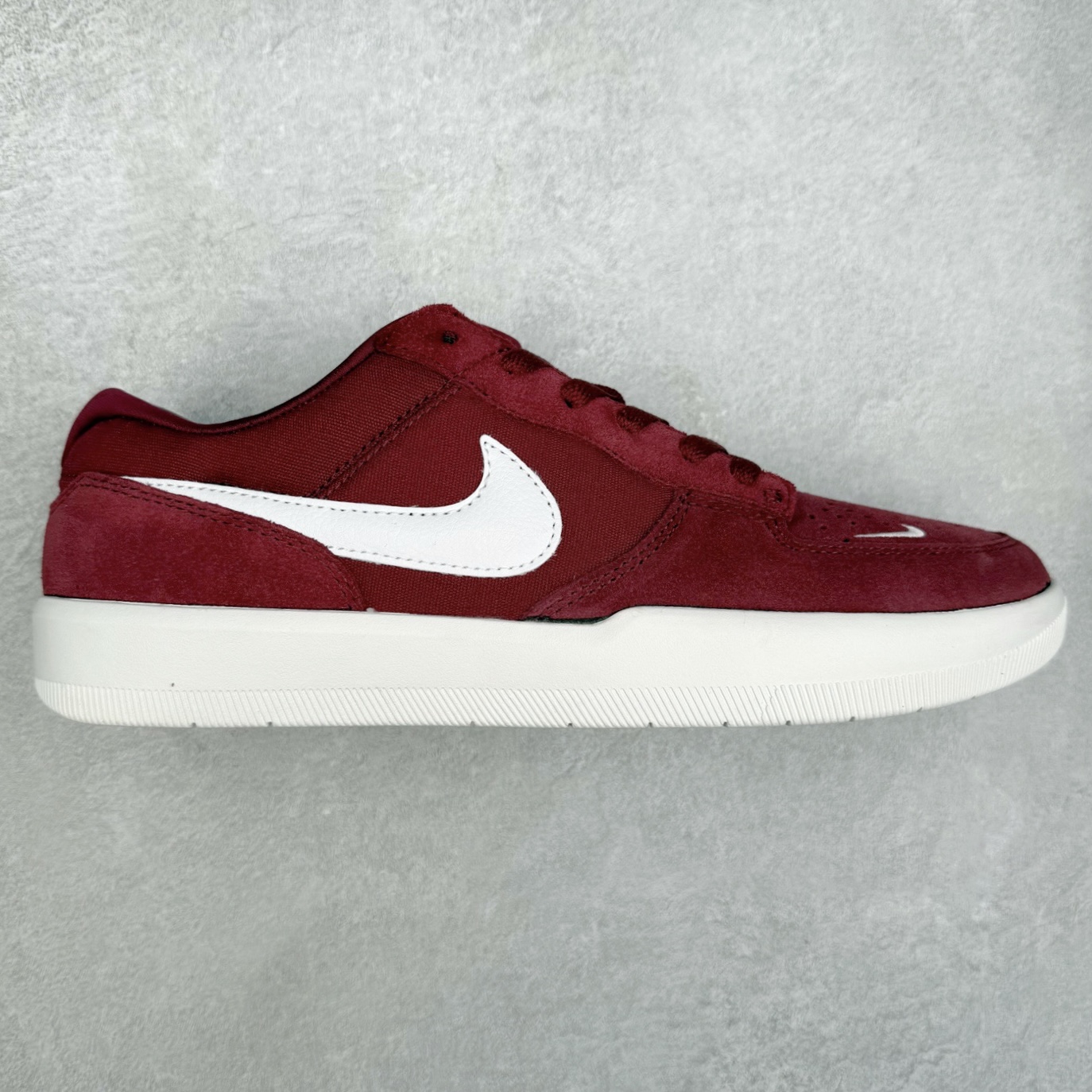 NK SB Force 58 空军58系列低帮休闲运动滑板板鞋 DV5477-108 鞋面由帆布和麂皮拼接 层次感丰富 搭配硫化外底 耐磨耐穿 鞋舌及中底后跟处饰有SB Logo 表明鞋款身份 采用包边设计 经久耐穿 硫化结构则有效提升灵活性 穿上这款全新推出的创意力作 助你耀动街头 尺码:36 36.5 37.5 38 38.5 39 40 40.5 41 42 42.5 43 44 45-选品中心