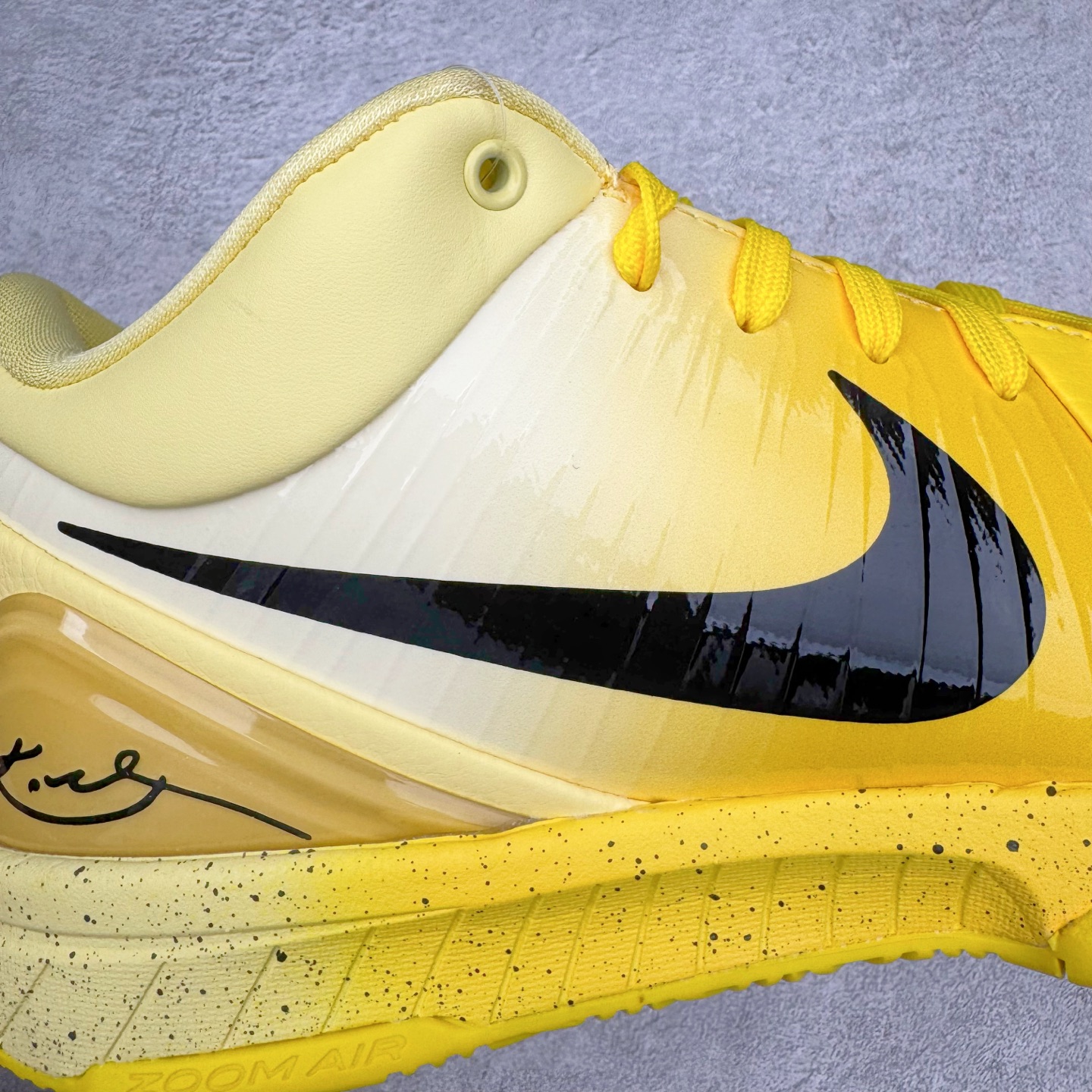 图片[17]-＃S2纯原 NK Zoom Kobe 4 科比四代 耐克高中黄色 IH0587-700 原厂高压 Zoom Turbo气垫➕后掌EVA缓震 实战配置直接拉满 原楦纸板开发 鞋身流线型、后跟塑形 区分土肥圆 原档数据3D打印 鞋面细节匹配原版 全身鞋材卡料色独家定制 唯一正确喷漆 SWOOSH NK专利Flyknit飞线科技 给予鞋身足够抗扭矩力 真实底模最大48.5 实战利器 专供海外市场 尺码：40 40.5 41 42 42.5 43 44 44.5 45 46 47.5 48.5 （脚宽、脚胖 建议买大半码）-选品中心