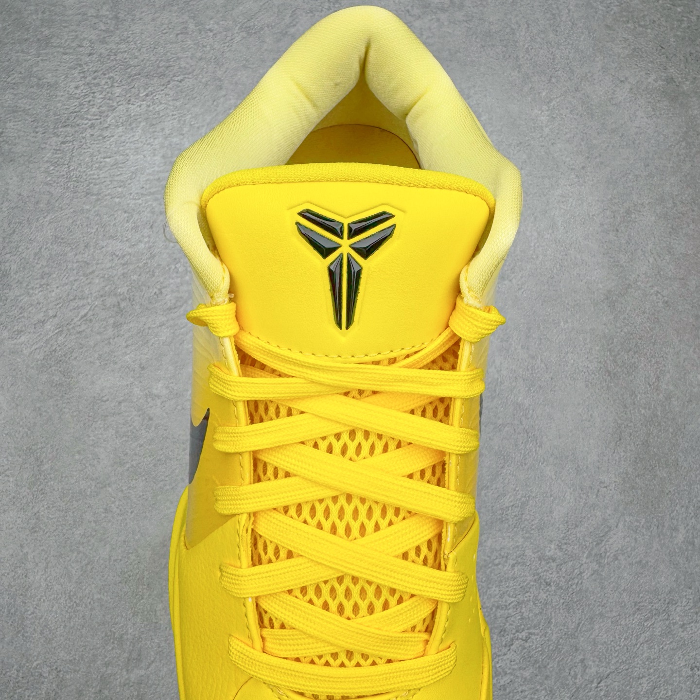 图片[5]-＃S2纯原 NK Zoom Kobe 4 科比四代 耐克高中黄色 IH0587-700 原厂高压 Zoom Turbo气垫➕后掌EVA缓震 实战配置直接拉满 原楦纸板开发 鞋身流线型、后跟塑形 区分土肥圆 原档数据3D打印 鞋面细节匹配原版 全身鞋材卡料色独家定制 唯一正确喷漆 SWOOSH NK专利Flyknit飞线科技 给予鞋身足够抗扭矩力 真实底模最大48.5 实战利器 专供海外市场 尺码：40 40.5 41 42 42.5 43 44 44.5 45 46 47.5 48.5 （脚宽、脚胖 建议买大半码）-选品中心