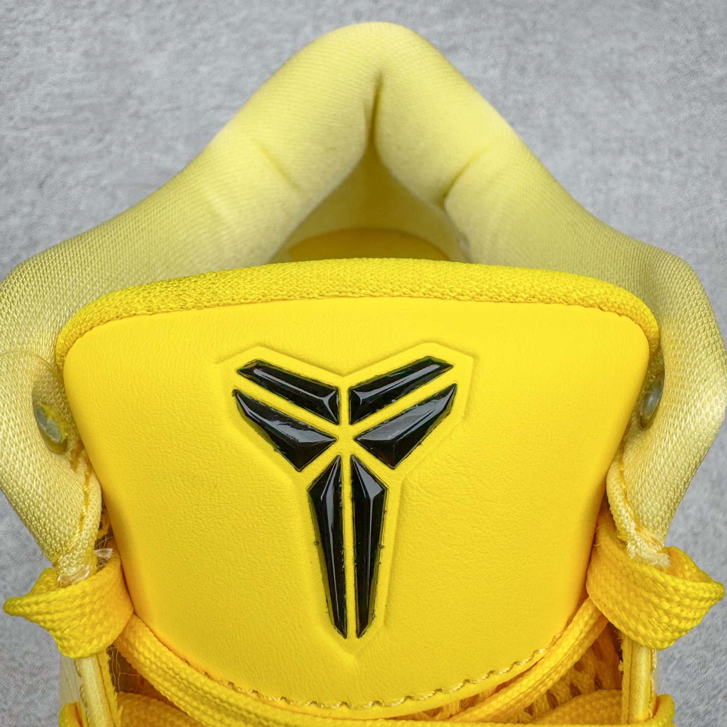 图片[15]-＃S2纯原 NK Zoom Kobe 4 科比四代 耐克高中黄色 IH0587-700 原厂高压 Zoom Turbo气垫➕后掌EVA缓震 实战配置直接拉满 原楦纸板开发 鞋身流线型、后跟塑形 区分土肥圆 原档数据3D打印 鞋面细节匹配原版 全身鞋材卡料色独家定制 唯一正确喷漆 SWOOSH NK专利Flyknit飞线科技 给予鞋身足够抗扭矩力 真实底模最大48.5 实战利器 专供海外市场 尺码：40 40.5 41 42 42.5 43 44 44.5 45 46 47.5 48.5 （脚宽、脚胖 建议买大半码）-选品中心