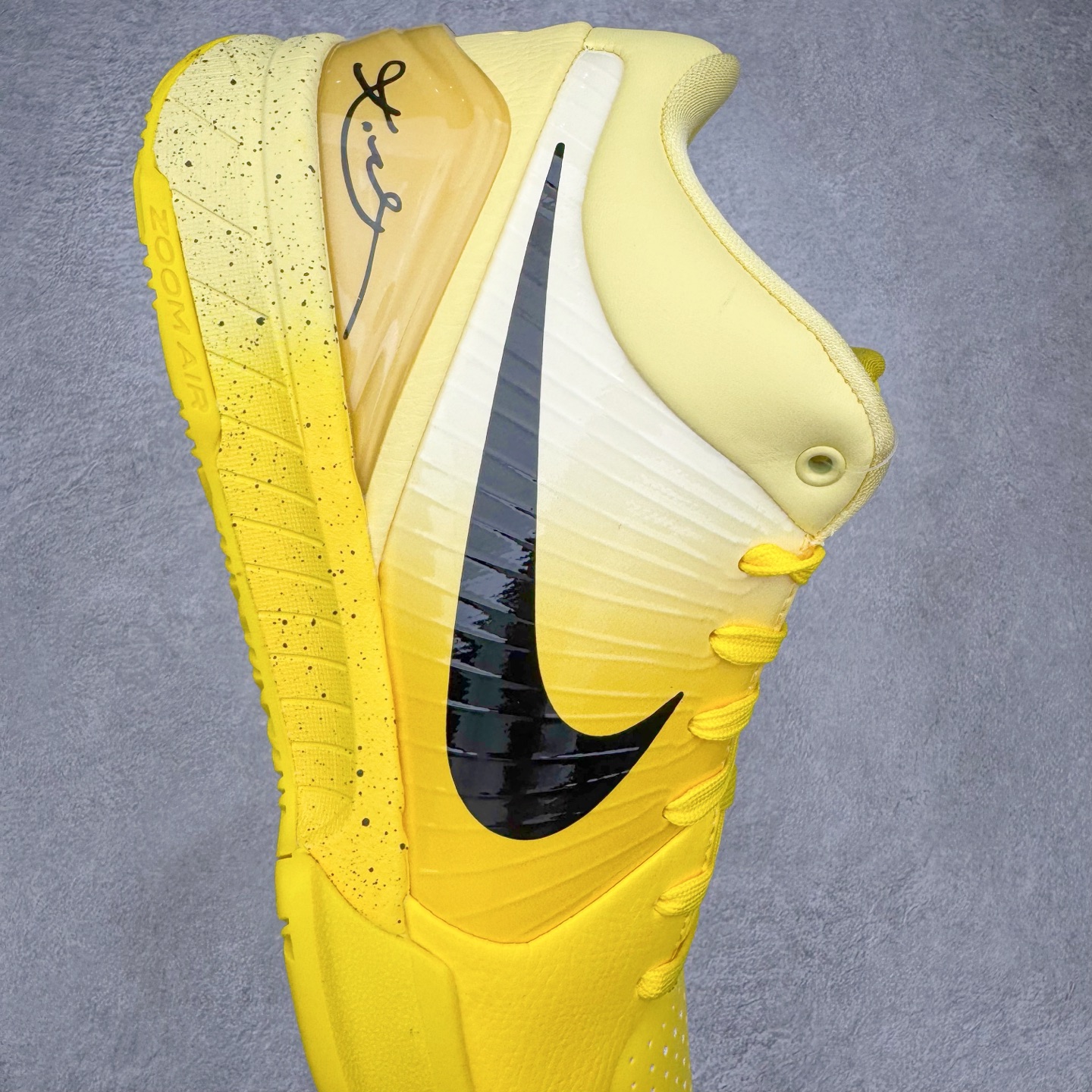 图片[6]-＃S2纯原 NK Zoom Kobe 4 科比四代 耐克高中黄色 IH0587-700 原厂高压 Zoom Turbo气垫➕后掌EVA缓震 实战配置直接拉满 原楦纸板开发 鞋身流线型、后跟塑形 区分土肥圆 原档数据3D打印 鞋面细节匹配原版 全身鞋材卡料色独家定制 唯一正确喷漆 SWOOSH NK专利Flyknit飞线科技 给予鞋身足够抗扭矩力 真实底模最大48.5 实战利器 专供海外市场 尺码：40 40.5 41 42 42.5 43 44 44.5 45 46 47.5 48.5 （脚宽、脚胖 建议买大半码）-选品中心