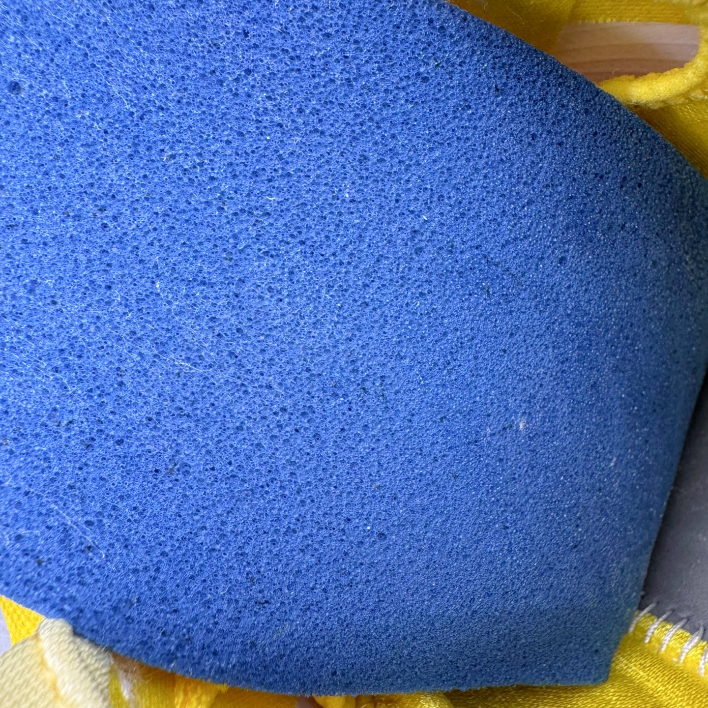 图片[11]-＃S2纯原 NK Zoom Kobe 4 科比四代 耐克高中黄色 IH0587-700 原厂高压 Zoom Turbo气垫➕后掌EVA缓震 实战配置直接拉满 原楦纸板开发 鞋身流线型、后跟塑形 区分土肥圆 原档数据3D打印 鞋面细节匹配原版 全身鞋材卡料色独家定制 唯一正确喷漆 SWOOSH NK专利Flyknit飞线科技 给予鞋身足够抗扭矩力 真实底模最大48.5 实战利器 专供海外市场 尺码：40 40.5 41 42 42.5 43 44 44.5 45 46 47.5 48.5 （脚宽、脚胖 建议买大半码）-选品中心