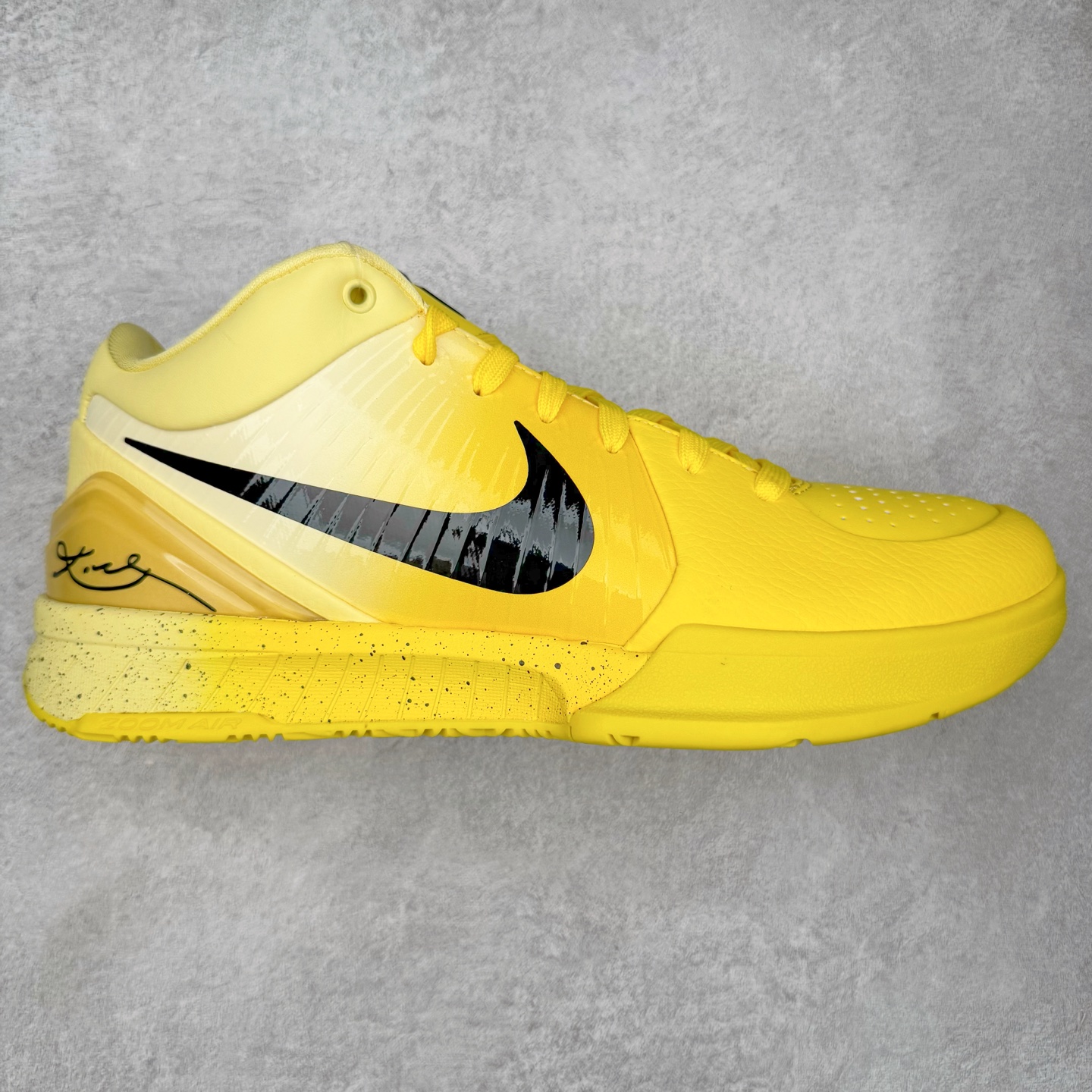 ＃S2纯原 NK Zoom Kobe 4 科比四代 耐克高中黄色 IH0587-700 原厂高压 Zoom Turbo气垫➕后掌EVA缓震 实战配置直接拉满 原楦纸板开发 鞋身流线型、后跟塑形 区分土肥圆 原档数据3D打印 鞋面细节匹配原版 全身鞋材卡料色独家定制 唯一正确喷漆 SWOOSH NK专利Flyknit飞线科技 给予鞋身足够抗扭矩力 真实底模最大48.5 实战利器 专供海外市场 尺码：40 40.5 41 42 42.5 43 44 44.5 45 46 47.5 48.5 （脚宽、脚胖 建议买大半码）-选品中心