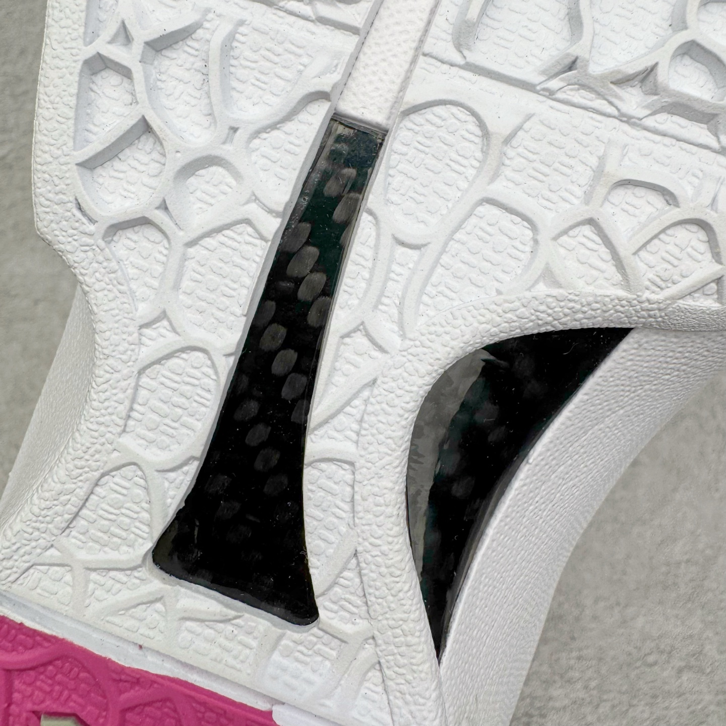 图片[21]-＃S2纯原 NK Zoom Kobe 6 Protro 科比六代新乳腺癌 DJ3596-600 原楦纸板开发 鞋身流线型、后跟塑形 区分土肥圆 Zoom Turbo气垫 后掌EVA缓震 实战配置直接拉满 原档数据3D打印 鞋面蛇鳞一颗一粒匹配原版 全身鞋材卡料色独家定制 唯一正确喷漆SWOOSH NK专利Flyknit飞线科技 给予鞋身足够抗扭矩力 真实底模最大47.5 实战利器 专供海外市场 尺码：40 40.5 41 42 42.5 43 44 44.5 45 46 47.5 48.5 （脚宽、脚胖 建议买大半码）-选品中心