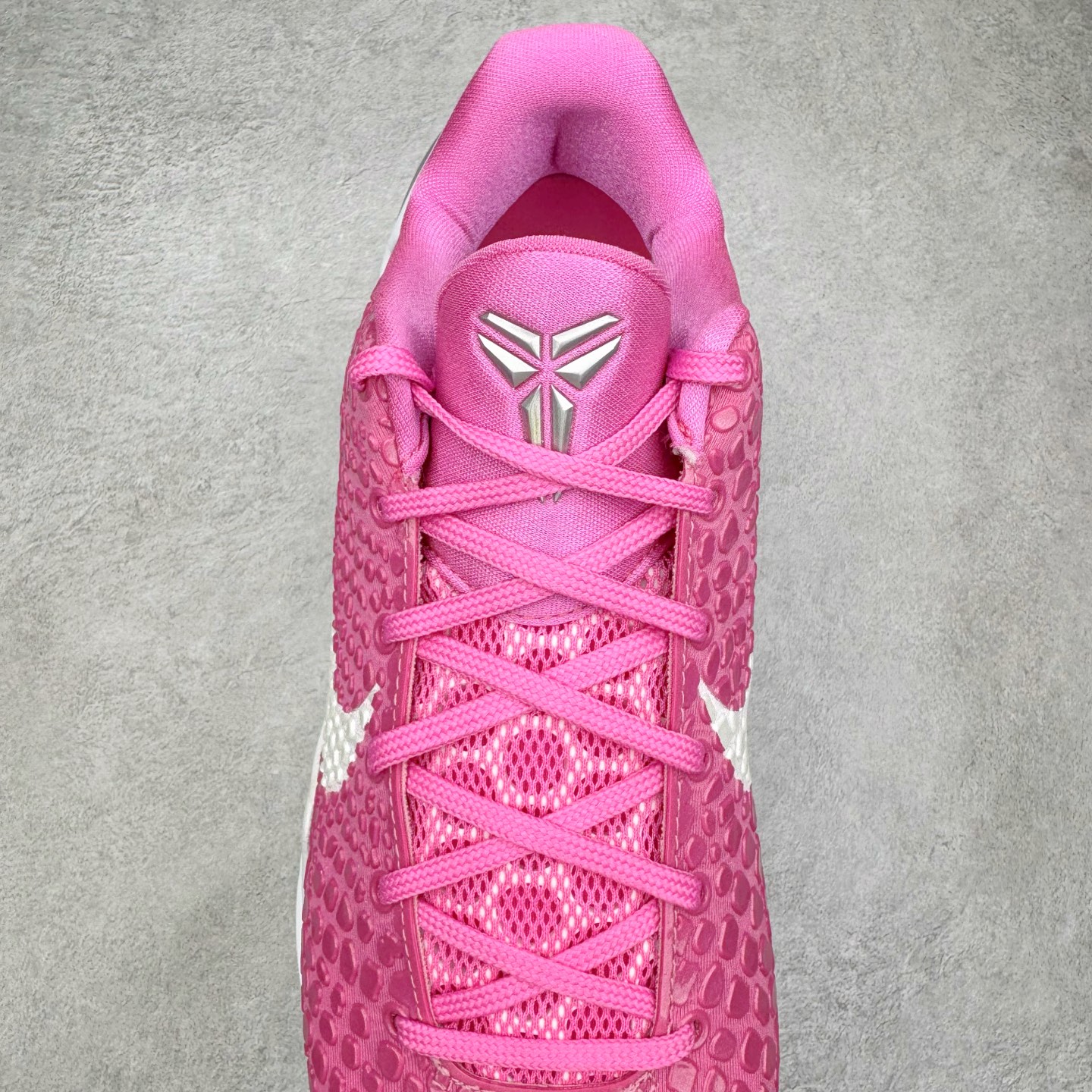 图片[5]-＃S2纯原 NK Zoom Kobe 6 Protro 科比六代新乳腺癌 DJ3596-600 原楦纸板开发 鞋身流线型、后跟塑形 区分土肥圆 Zoom Turbo气垫 后掌EVA缓震 实战配置直接拉满 原档数据3D打印 鞋面蛇鳞一颗一粒匹配原版 全身鞋材卡料色独家定制 唯一正确喷漆SWOOSH NK专利Flyknit飞线科技 给予鞋身足够抗扭矩力 真实底模最大47.5 实战利器 专供海外市场 尺码：40 40.5 41 42 42.5 43 44 44.5 45 46 47.5 48.5 （脚宽、脚胖 建议买大半码）-选品中心