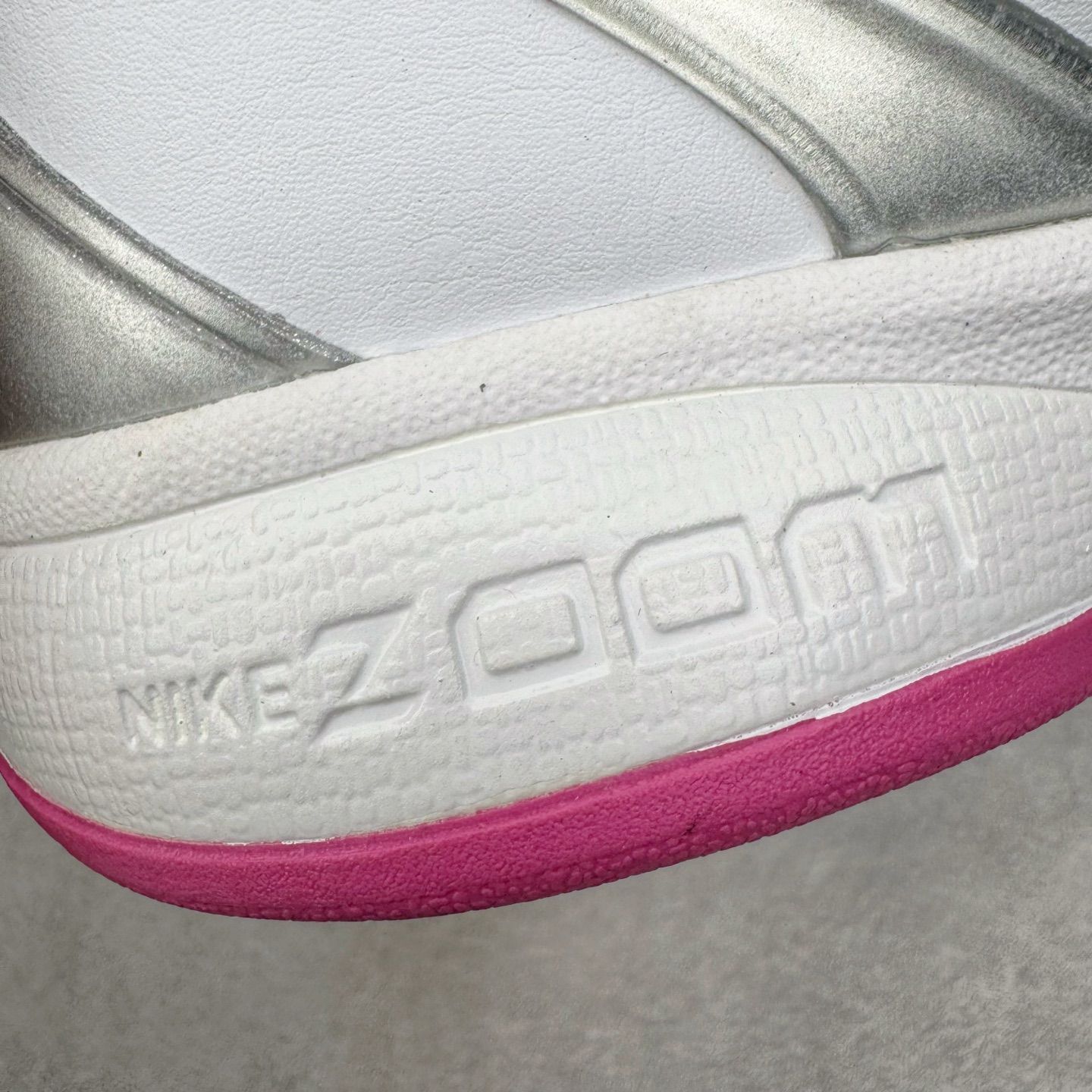 图片[19]-＃S2纯原 NK Zoom Kobe 6 Protro 科比六代新乳腺癌 DJ3596-600 原楦纸板开发 鞋身流线型、后跟塑形 区分土肥圆 Zoom Turbo气垫 后掌EVA缓震 实战配置直接拉满 原档数据3D打印 鞋面蛇鳞一颗一粒匹配原版 全身鞋材卡料色独家定制 唯一正确喷漆SWOOSH NK专利Flyknit飞线科技 给予鞋身足够抗扭矩力 真实底模最大47.5 实战利器 专供海外市场 尺码：40 40.5 41 42 42.5 43 44 44.5 45 46 47.5 48.5 （脚宽、脚胖 建议买大半码）-选品中心