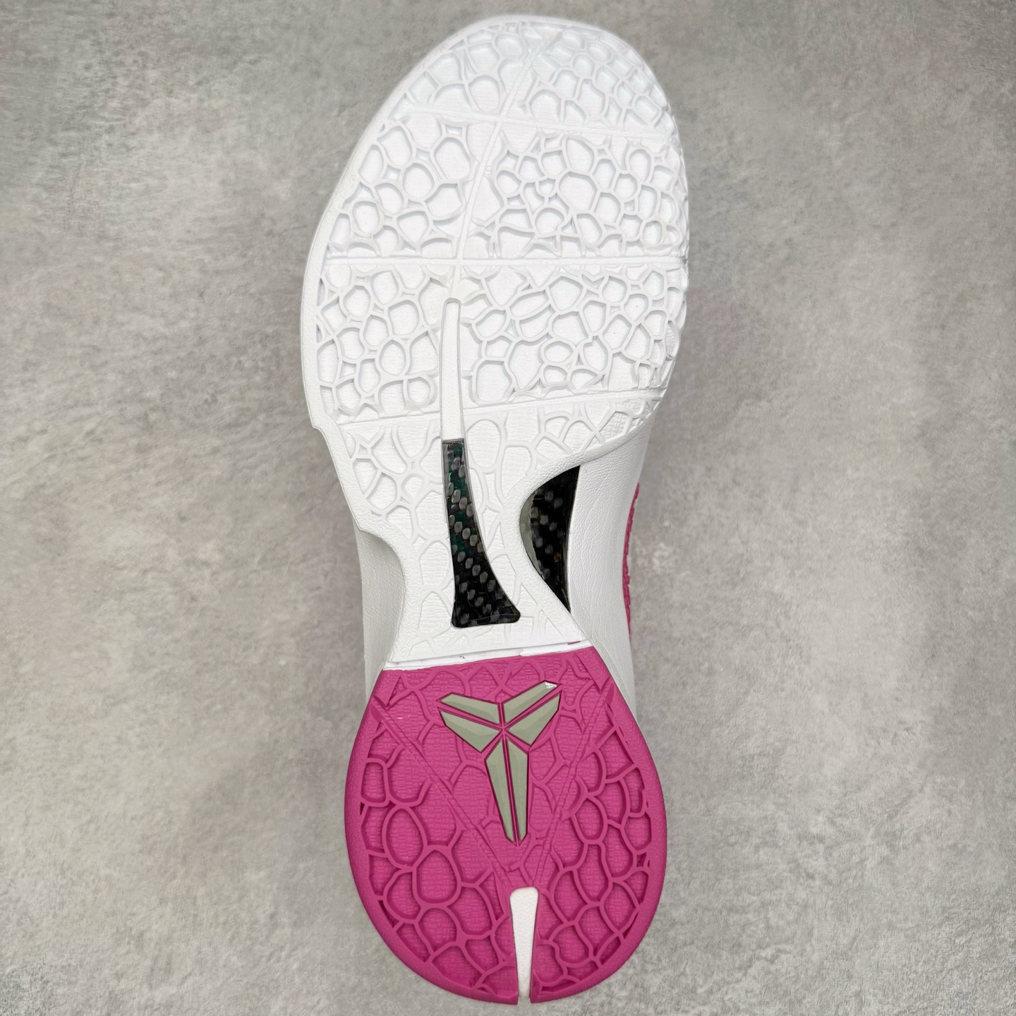 图片[9]-＃S2纯原 NK Zoom Kobe 6 Protro 科比六代新乳腺癌 DJ3596-600 原楦纸板开发 鞋身流线型、后跟塑形 区分土肥圆 Zoom Turbo气垫 后掌EVA缓震 实战配置直接拉满 原档数据3D打印 鞋面蛇鳞一颗一粒匹配原版 全身鞋材卡料色独家定制 唯一正确喷漆SWOOSH NK专利Flyknit飞线科技 给予鞋身足够抗扭矩力 真实底模最大47.5 实战利器 专供海外市场 尺码：40 40.5 41 42 42.5 43 44 44.5 45 46 47.5 48.5 （脚宽、脚胖 建议买大半码）-选品中心