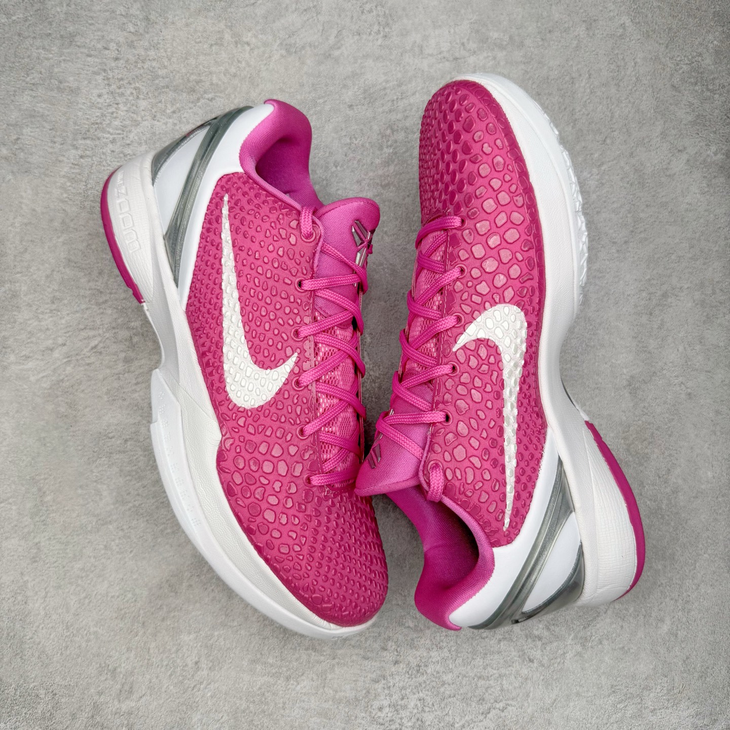 图片[3]-＃S2纯原 NK Zoom Kobe 6 Protro 科比六代新乳腺癌 DJ3596-600 原楦纸板开发 鞋身流线型、后跟塑形 区分土肥圆 Zoom Turbo气垫 后掌EVA缓震 实战配置直接拉满 原档数据3D打印 鞋面蛇鳞一颗一粒匹配原版 全身鞋材卡料色独家定制 唯一正确喷漆SWOOSH NK专利Flyknit飞线科技 给予鞋身足够抗扭矩力 真实底模最大47.5 实战利器 专供海外市场 尺码：40 40.5 41 42 42.5 43 44 44.5 45 46 47.5 48.5 （脚宽、脚胖 建议买大半码）-选品中心