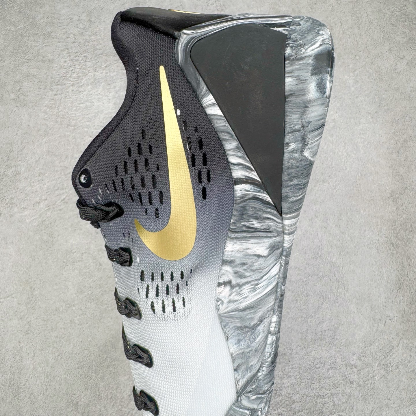 图片[7]-＃S2纯原 Nike Kobe 9 Low EM Think Pink PE 科比九代舒适减震防滑低帮篮球鞋 GIGI黑金 FZ7333-002 React科技鞋垫加持 实战配置直接拉满 原楦纸板开发 鞋身流线型、后跟塑形 区分土肥圆 原厂针织鞋面一针一线匹配原版 全身鞋材卡料色独家定制 唯一万针立体刺绣SWOOSH 真实底模最大48.5 实战利器 专供海外市场 尺码：40 40.5 41 42 42.5 43 44 44.5 45 46 47.5 48.5 （脚宽、脚胖 建议买大半码）-选品中心