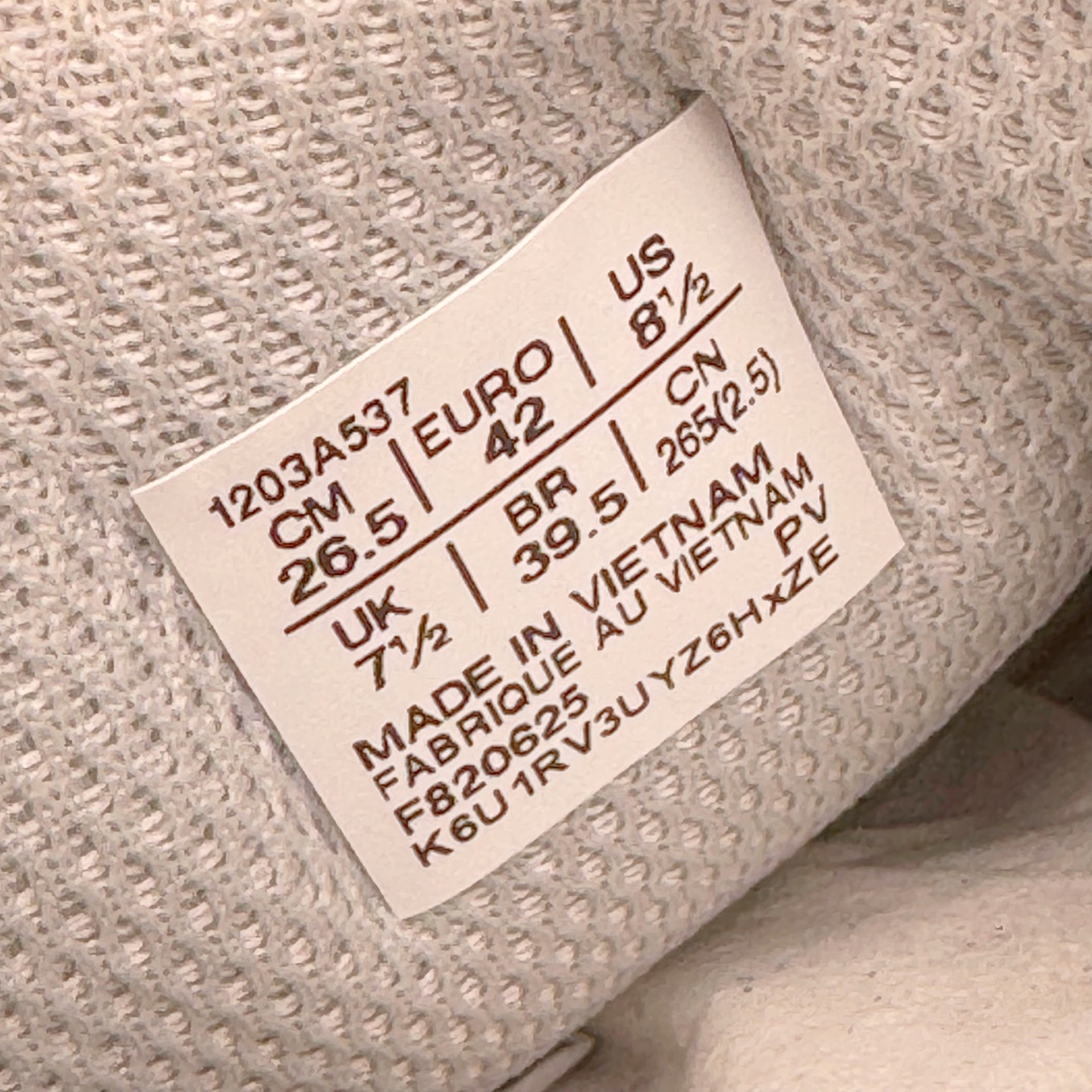 图片[11]-＃ZC总裁 Asics Gel-Kayano K14 亚瑟士系列复古舒适织物合成革减震防滑耐磨低帮休闲跑步鞋 市场顶级版本 原装纸板楦头开发 独家私模五层组合大底 原厂定制缓震硅胶加持 原盒原配 官方四联吊牌 一比一同步原鞋工艺和用料 鞋面原厂“三明治”多层网布 区别其他同价版本 鞋垫采用原厂OrthoLite欧索莱材质 非普通海玻璃鞋垫 后跟一样采用了GEL缓震胶 整体系列设计非常的科技感 锻炼跑步的同时让你一样时尚百搭 尺码：36 37 37.5 38 39 39.5 40 40.5 41.5 42 42.5 43.5 44 44.5 45 46-选品中心