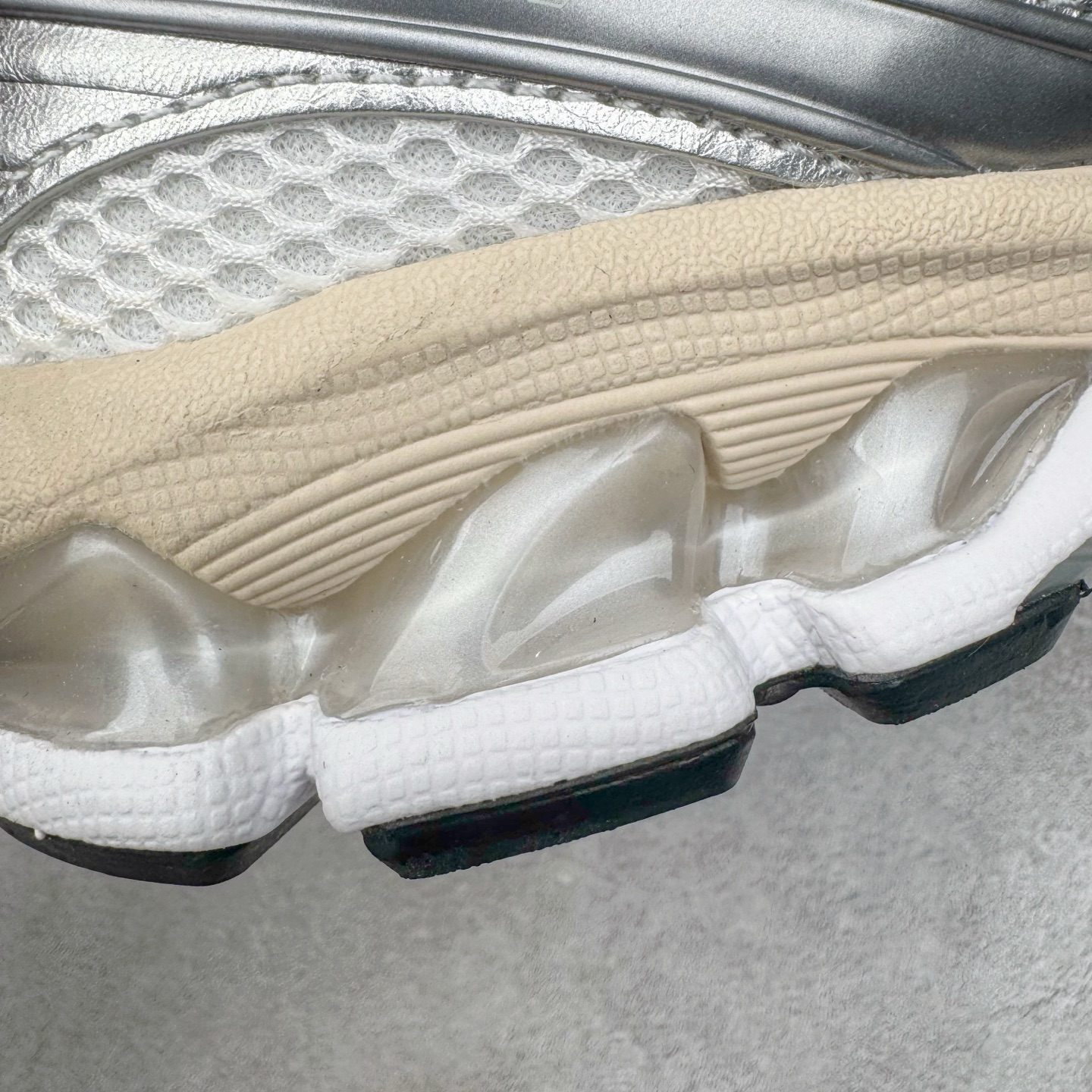 图片[19]-＃ZC总裁 Asics Gel-Kayano K14 亚瑟士系列复古舒适织物合成革减震防滑耐磨低帮休闲跑步鞋 市场顶级版本 原装纸板楦头开发 独家私模五层组合大底 原厂定制缓震硅胶加持 原盒原配 官方四联吊牌 一比一同步原鞋工艺和用料 鞋面原厂“三明治”多层网布 区别其他同价版本 鞋垫采用原厂OrthoLite欧索莱材质 非普通海玻璃鞋垫 后跟一样采用了GEL缓震胶 整体系列设计非常的科技感 锻炼跑步的同时让你一样时尚百搭 尺码：36 37 37.5 38 39 39.5 40 40.5 41.5 42 42.5 43.5 44 44.5 45 46-选品中心