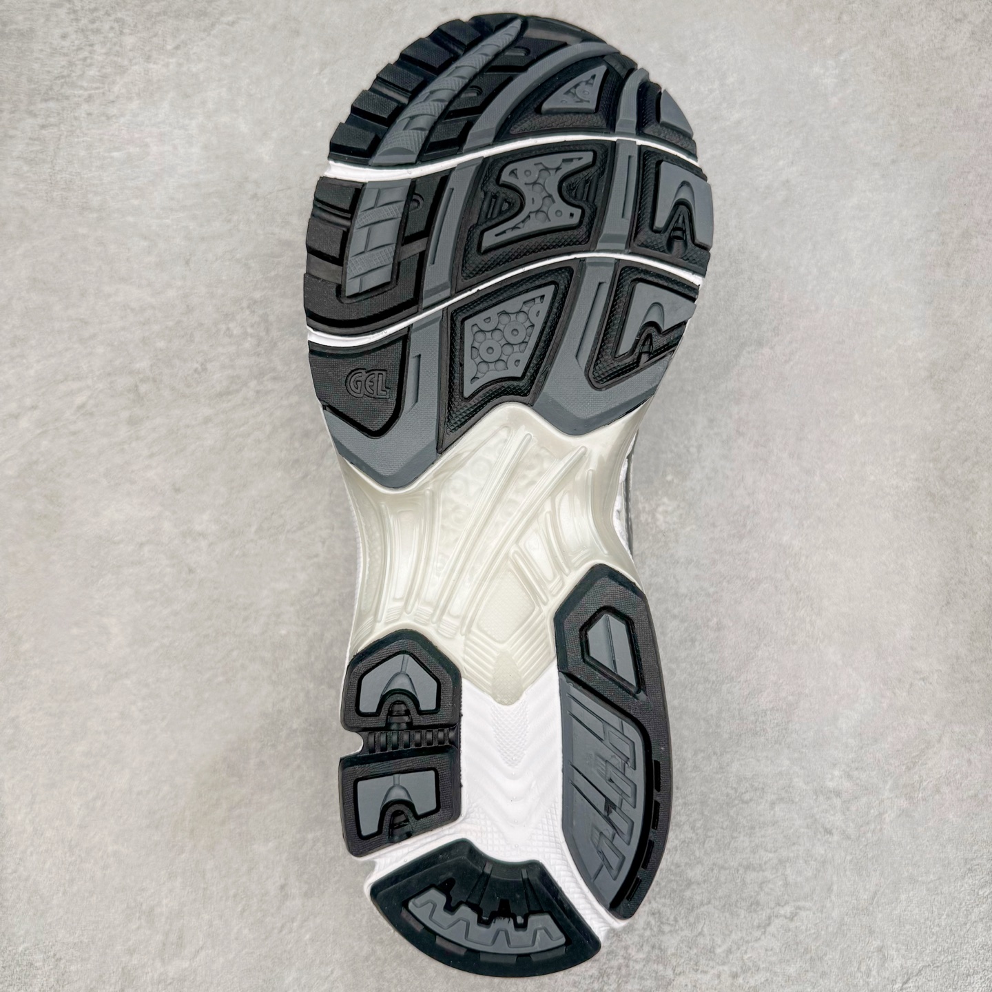 图片[9]-＃ZC总裁 Asics Gel-Kayano K14 亚瑟士系列复古舒适织物合成革减震防滑耐磨低帮休闲跑步鞋 市场顶级版本 原装纸板楦头开发 独家私模五层组合大底 原厂定制缓震硅胶加持 原盒原配 官方四联吊牌 一比一同步原鞋工艺和用料 鞋面原厂“三明治”多层网布 区别其他同价版本 鞋垫采用原厂OrthoLite欧索莱材质 非普通海玻璃鞋垫 后跟一样采用了GEL缓震胶 整体系列设计非常的科技感 锻炼跑步的同时让你一样时尚百搭 尺码：36 37 37.5 38 39 39.5 40 40.5 41.5 42 42.5 43.5 44 44.5 45 46-选品中心