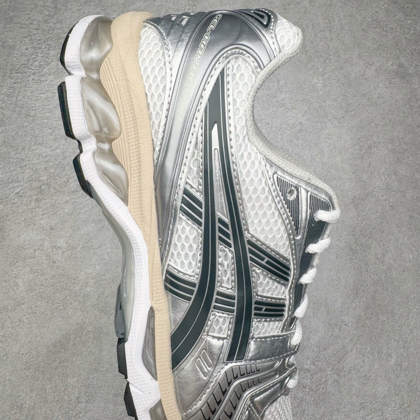 图片[6]-＃ZC总裁 Asics Gel-Kayano K14 亚瑟士系列复古舒适织物合成革减震防滑耐磨低帮休闲跑步鞋 市场顶级版本 原装纸板楦头开发 独家私模五层组合大底 原厂定制缓震硅胶加持 原盒原配 官方四联吊牌 一比一同步原鞋工艺和用料 鞋面原厂“三明治”多层网布 区别其他同价版本 鞋垫采用原厂OrthoLite欧索莱材质 非普通海玻璃鞋垫 后跟一样采用了GEL缓震胶 整体系列设计非常的科技感 锻炼跑步的同时让你一样时尚百搭 尺码：36 37 37.5 38 39 39.5 40 40.5 41.5 42 42.5 43.5 44 44.5 45 46-选品中心