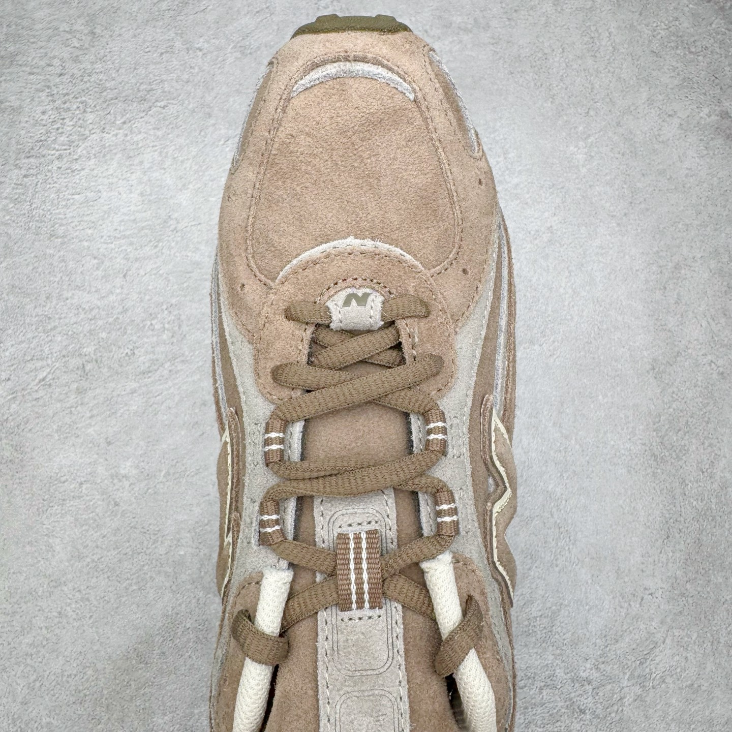 图片[4]-＃M纯原 New Balance U204LMMA NB新百伦新款舒适百搭耐磨轻便低帮生活休闲鞋 男女同款 原档数据独立私模大底 唯一正确三层组合大底 特高弹切片加持 百分百还原原鞋脚感 NB市场最强产物 防伪原标全套原楦原纸板原厂数据开发 全鞋电脑针车加持 原厂网布 原装进口头层翻毛皮料正确绒感卡色 正确中底拉帮中底网布细节 匠心打造 耗时两个月开发完成 工艺极其复杂难度可想而知 高端零售专供产物 尺码：36 37 37.5 38 38.5 39.5 40 40.5 41.5 42 42.5 43 44 44.5 45 45.5 46.5 47-选品中心