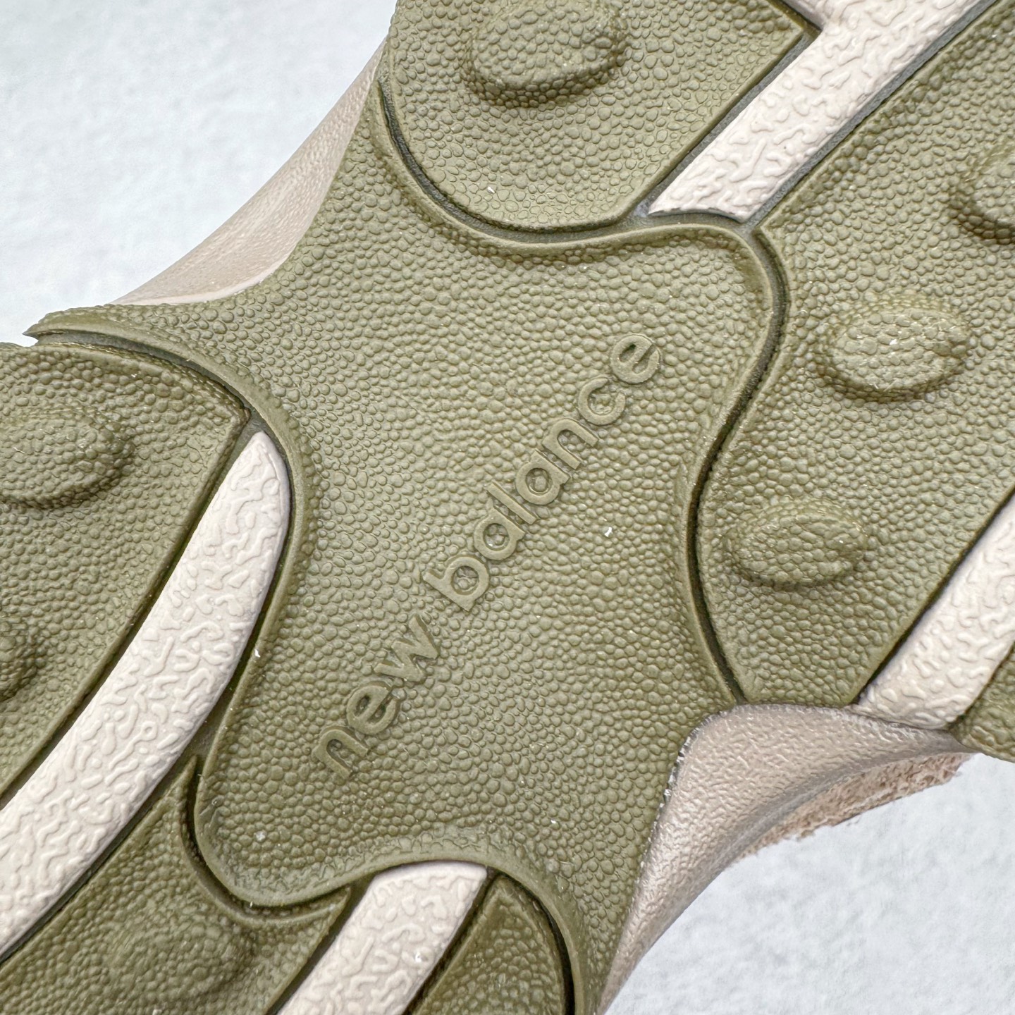 图片[11]-＃M纯原 New Balance U204LMMA NB新百伦新款舒适百搭耐磨轻便低帮生活休闲鞋 男女同款 原档数据独立私模大底 唯一正确三层组合大底 特高弹切片加持 百分百还原原鞋脚感 NB市场最强产物 防伪原标全套原楦原纸板原厂数据开发 全鞋电脑针车加持 原厂网布 原装进口头层翻毛皮料正确绒感卡色 正确中底拉帮中底网布细节 匠心打造 耗时两个月开发完成 工艺极其复杂难度可想而知 高端零售专供产物 尺码：36 37 37.5 38 38.5 39.5 40 40.5 41.5 42 42.5 43 44 44.5 45 45.5 46.5 47-选品中心