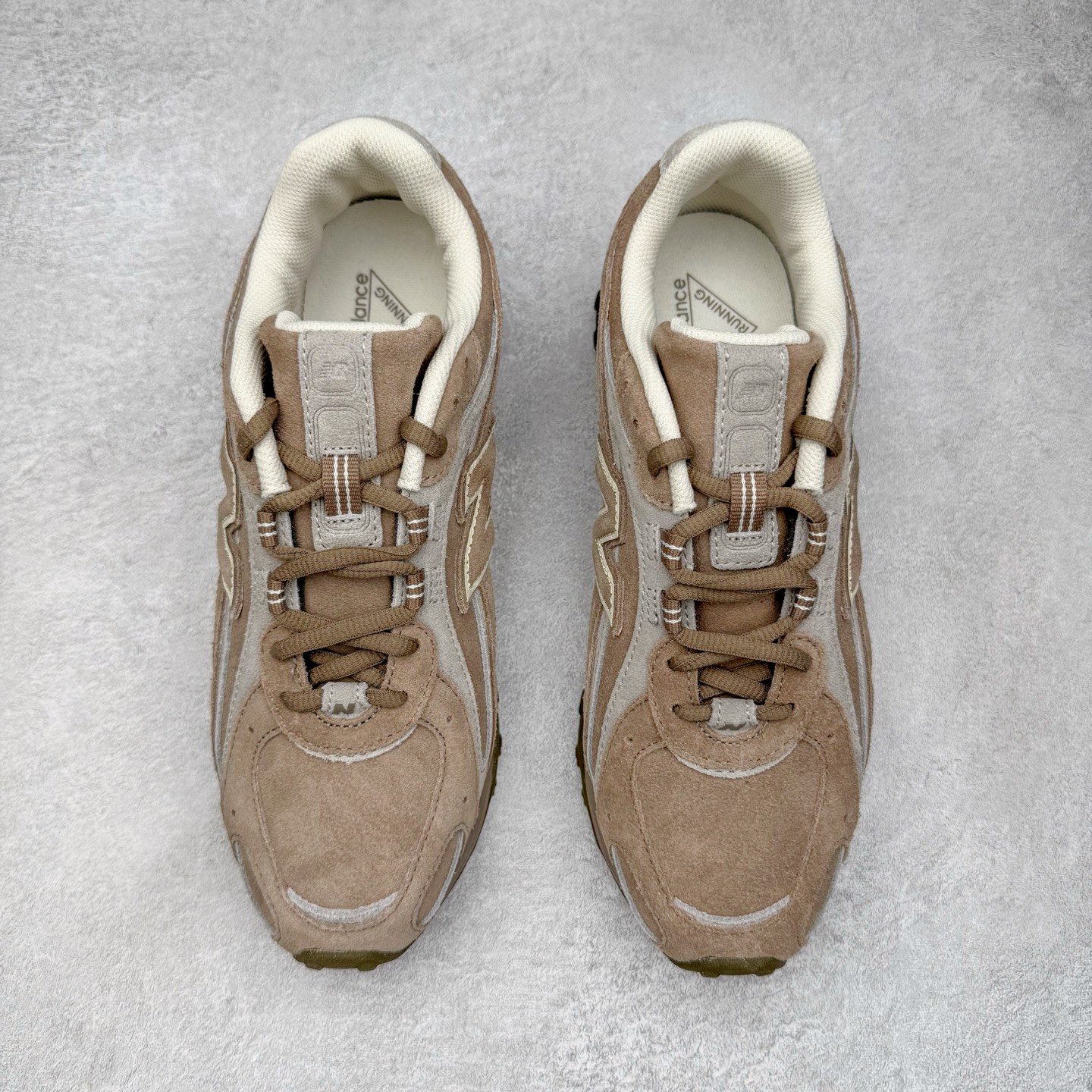 图片[2]-＃M纯原 New Balance U204LMMA NB新百伦新款舒适百搭耐磨轻便低帮生活休闲鞋 男女同款 原档数据独立私模大底 唯一正确三层组合大底 特高弹切片加持 百分百还原原鞋脚感 NB市场最强产物 防伪原标全套原楦原纸板原厂数据开发 全鞋电脑针车加持 原厂网布 原装进口头层翻毛皮料正确绒感卡色 正确中底拉帮中底网布细节 匠心打造 耗时两个月开发完成 工艺极其复杂难度可想而知 高端零售专供产物 尺码：36 37 37.5 38 38.5 39.5 40 40.5 41.5 42 42.5 43 44 44.5 45 45.5 46.5 47-选品中心