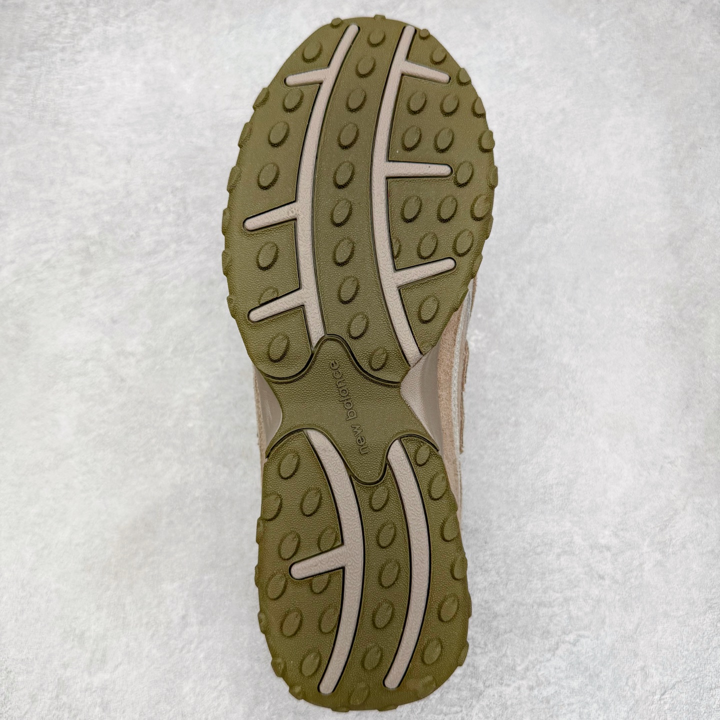 图片[9]-＃M纯原 New Balance U204LMMA NB新百伦新款舒适百搭耐磨轻便低帮生活休闲鞋 男女同款 原档数据独立私模大底 唯一正确三层组合大底 特高弹切片加持 百分百还原原鞋脚感 NB市场最强产物 防伪原标全套原楦原纸板原厂数据开发 全鞋电脑针车加持 原厂网布 原装进口头层翻毛皮料正确绒感卡色 正确中底拉帮中底网布细节 匠心打造 耗时两个月开发完成 工艺极其复杂难度可想而知 高端零售专供产物 尺码：36 37 37.5 38 38.5 39.5 40 40.5 41.5 42 42.5 43 44 44.5 45 45.5 46.5 47-选品中心